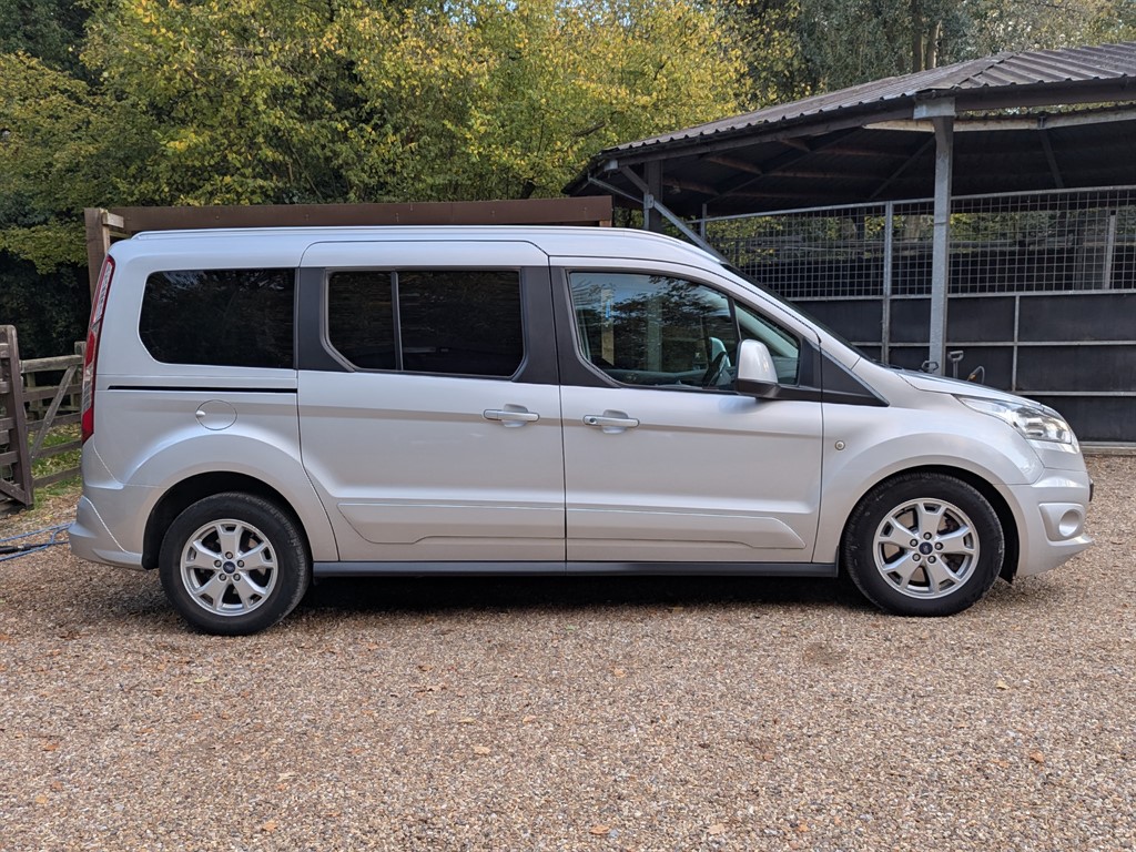Used Ford Grand Tourneo Connect 2017 for sale - 76415424: Photo 9