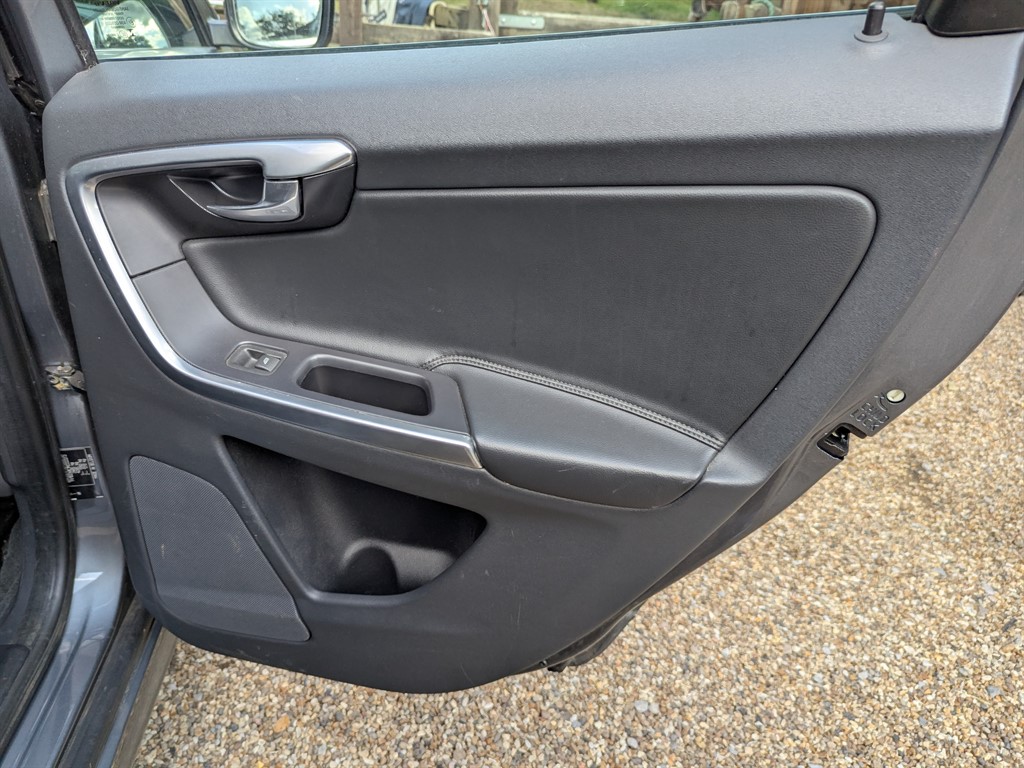 Used Volvo XC60 2017 for sale - 76419678: Photo 37