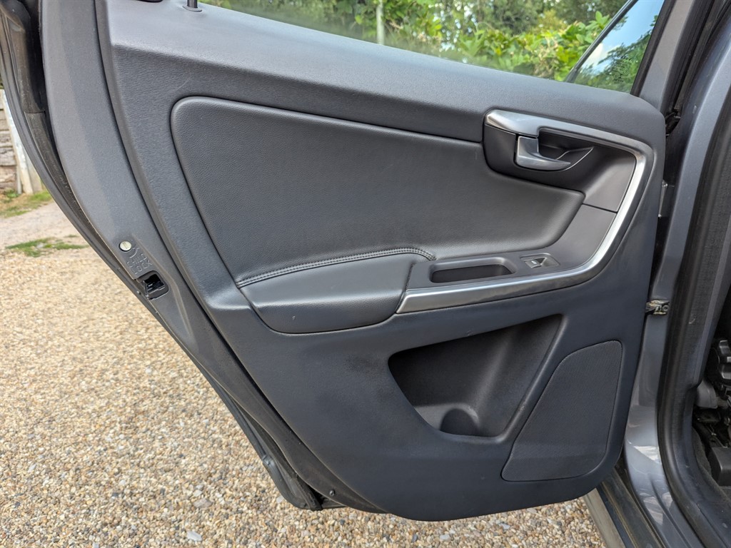 Used Volvo XC60 2017 for sale - 76419678: Photo 39