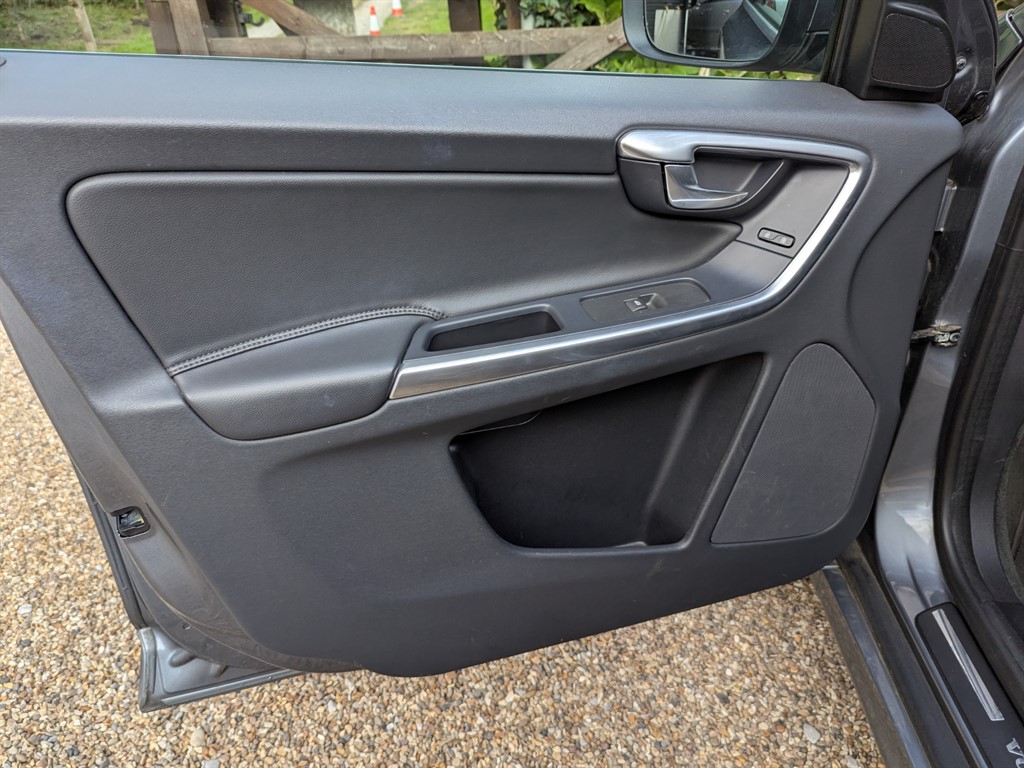 Used Volvo XC60 2017 for sale - 76419678: Photo 40