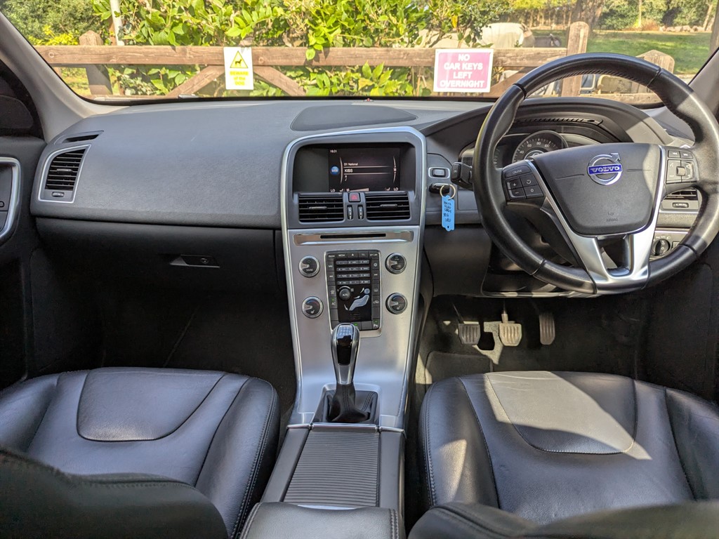 Used Volvo XC60 2017 for sale - 76419678: Photo 5