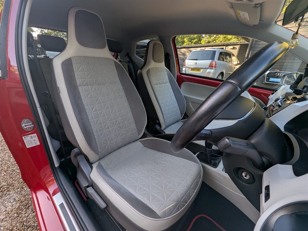 Used Volkswagen up! 2018 for sale - 76419647: Photo 8