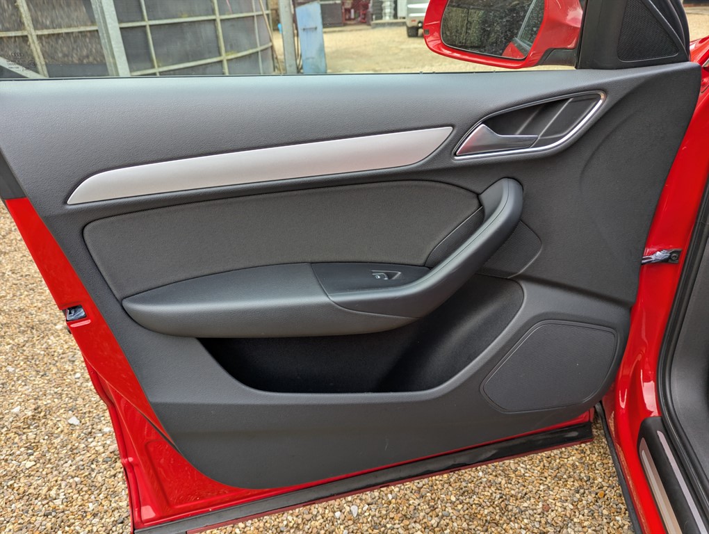 Used Audi Q3 2015 for sale - 76419652: Photo 46