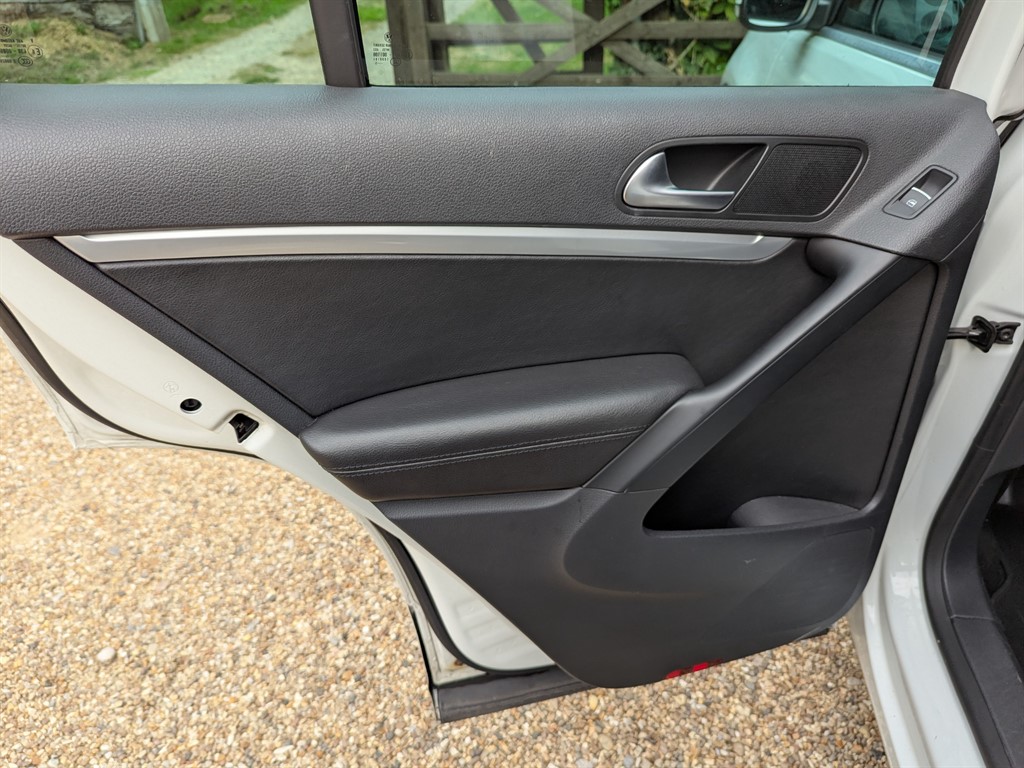 Used Volkswagen Tiguan 2015 for sale - 76419699: Photo 41