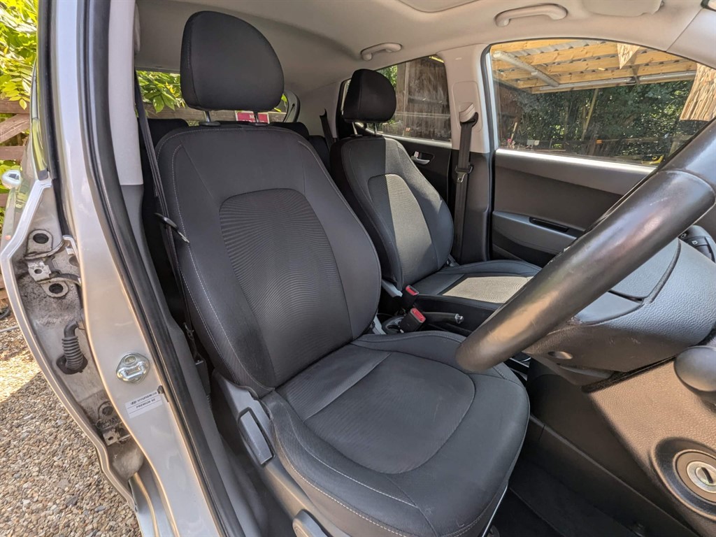 Used Hyundai i10 2017 for sale - 76419676: Photo 11