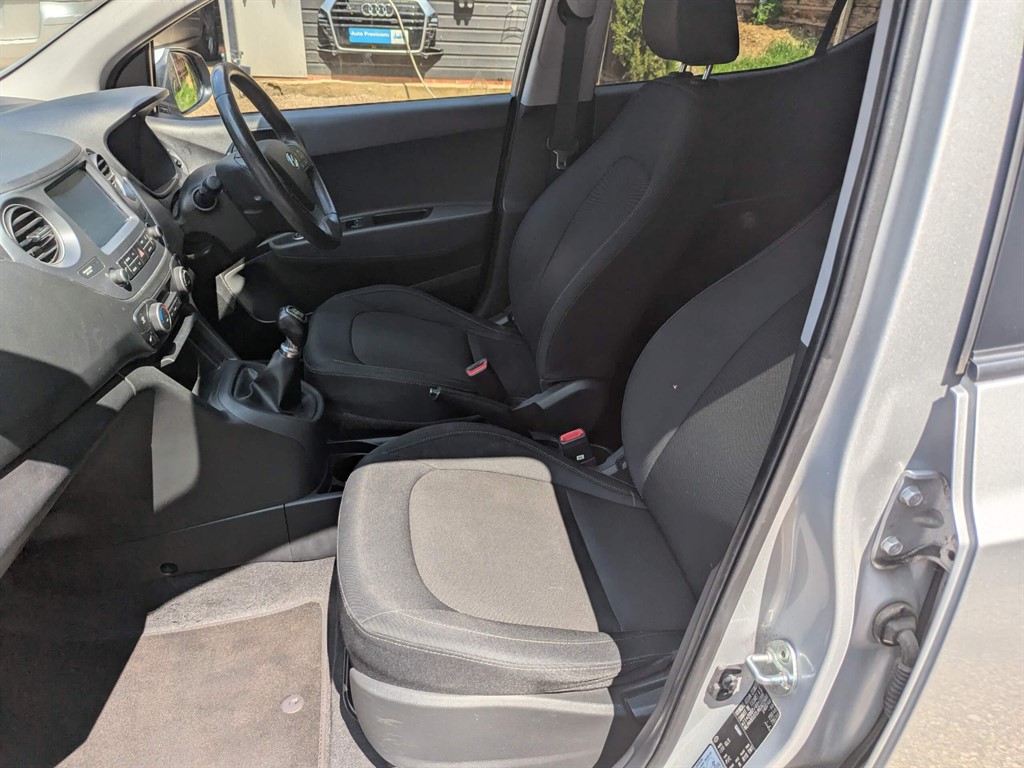 Used Hyundai i10 2017 for sale - 76419676: Photo 13