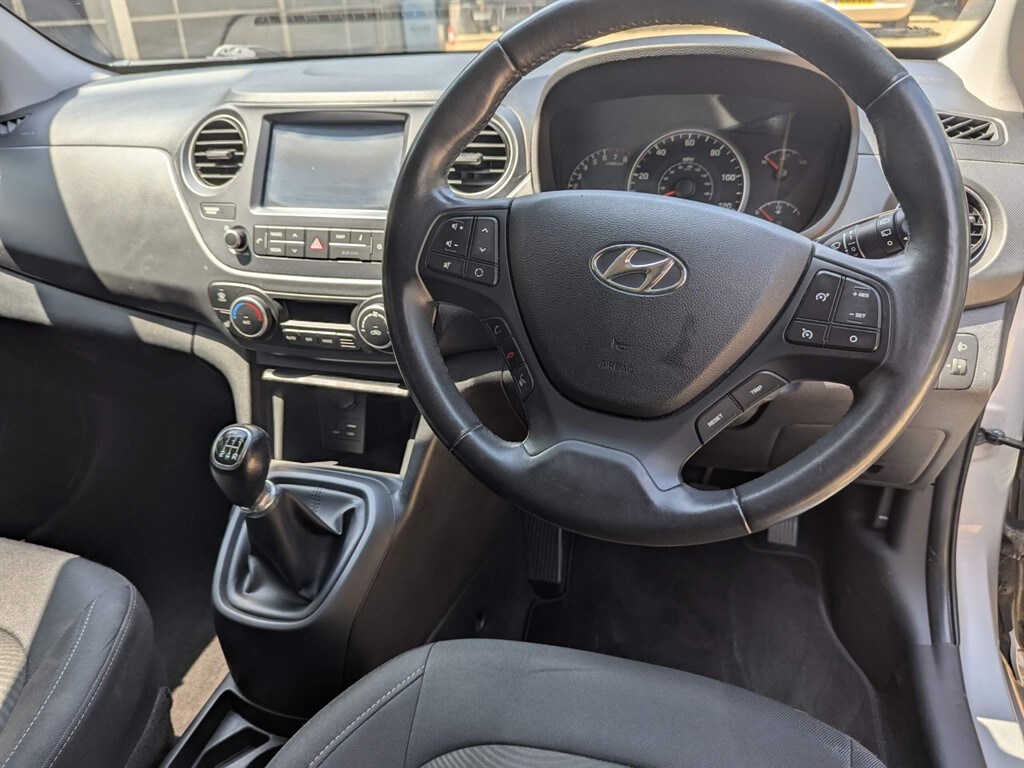 Used Hyundai i10 2017 for sale - 76419676: Photo 15