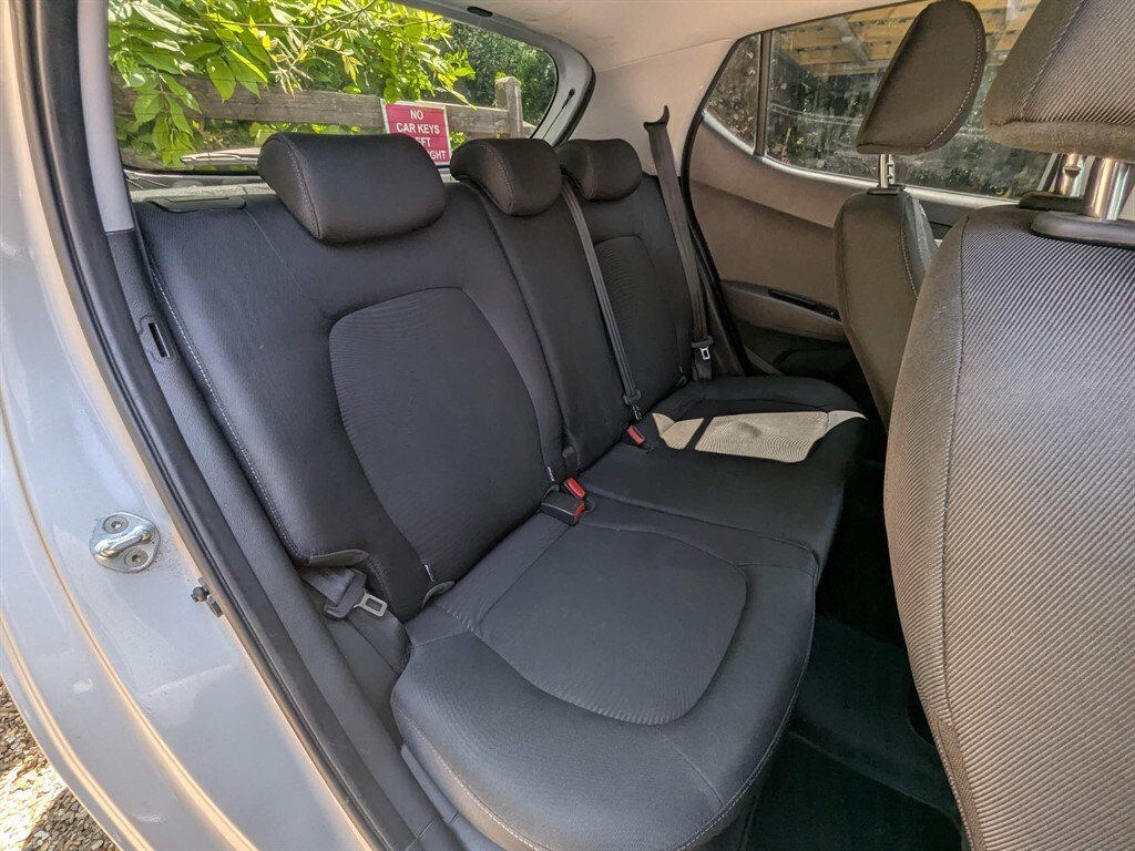 Used Hyundai i10 2017 for sale - 76419676: Photo 25