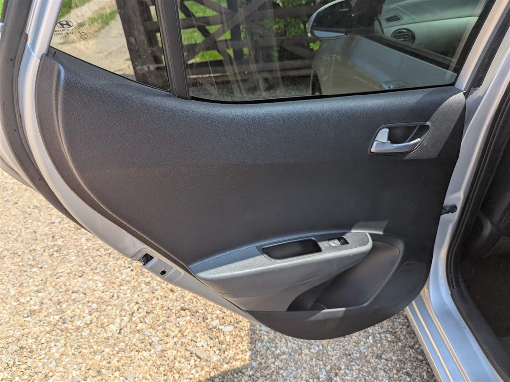 Used Hyundai i10 2017 for sale - 76419676: Photo 34