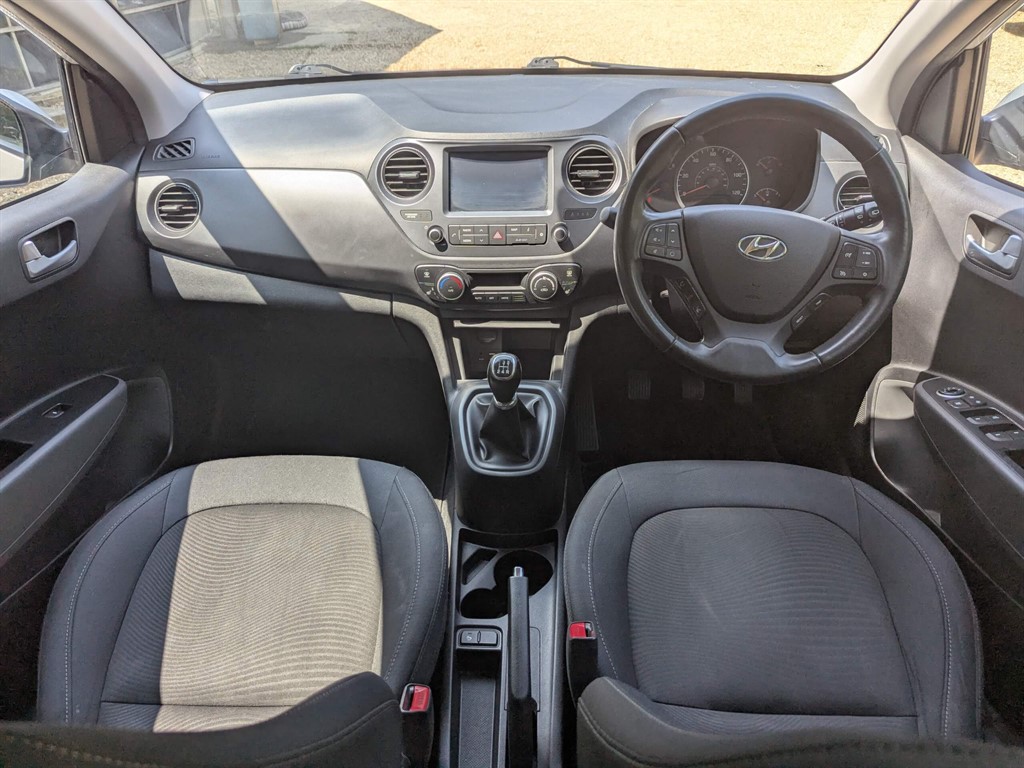 Used Hyundai i10 2017 for sale - 76419676: Photo 5