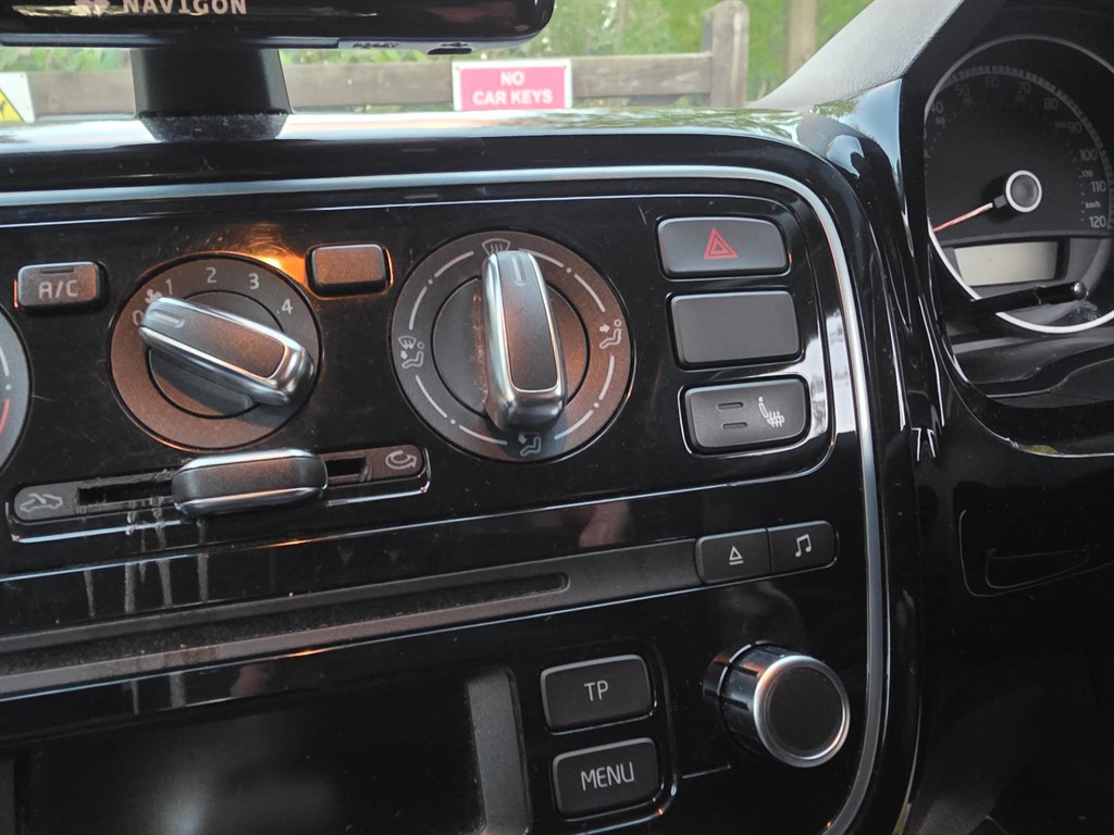 Used Volkswagen up! 2013 for sale - 76419648: Photo 16