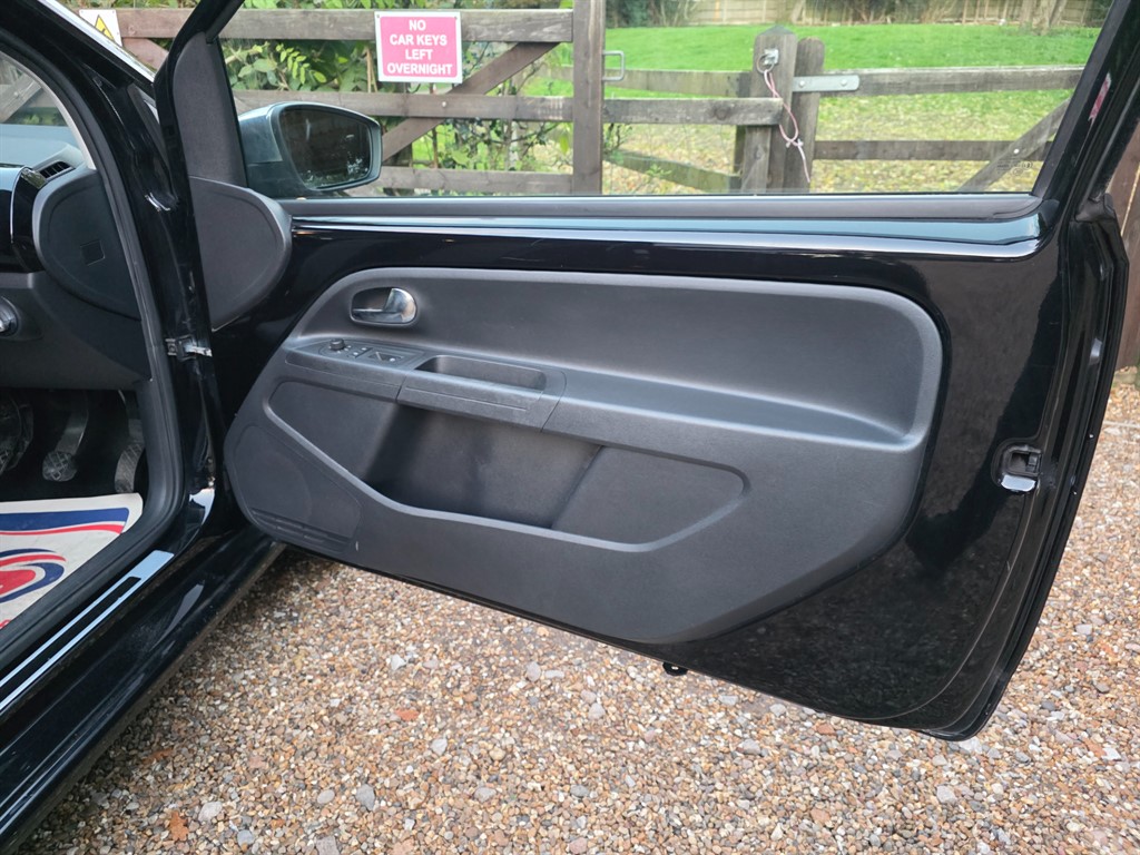 Used Volkswagen up! 2013 for sale - 76419648: Photo 31