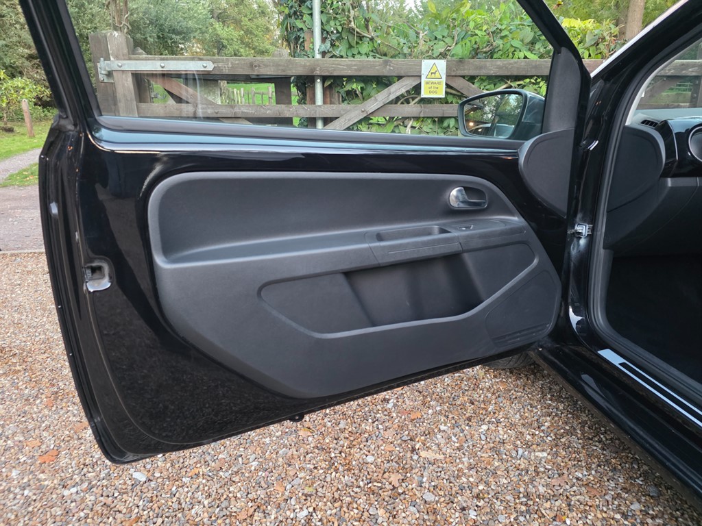 Used Volkswagen up! 2013 for sale - 76419648: Photo 32