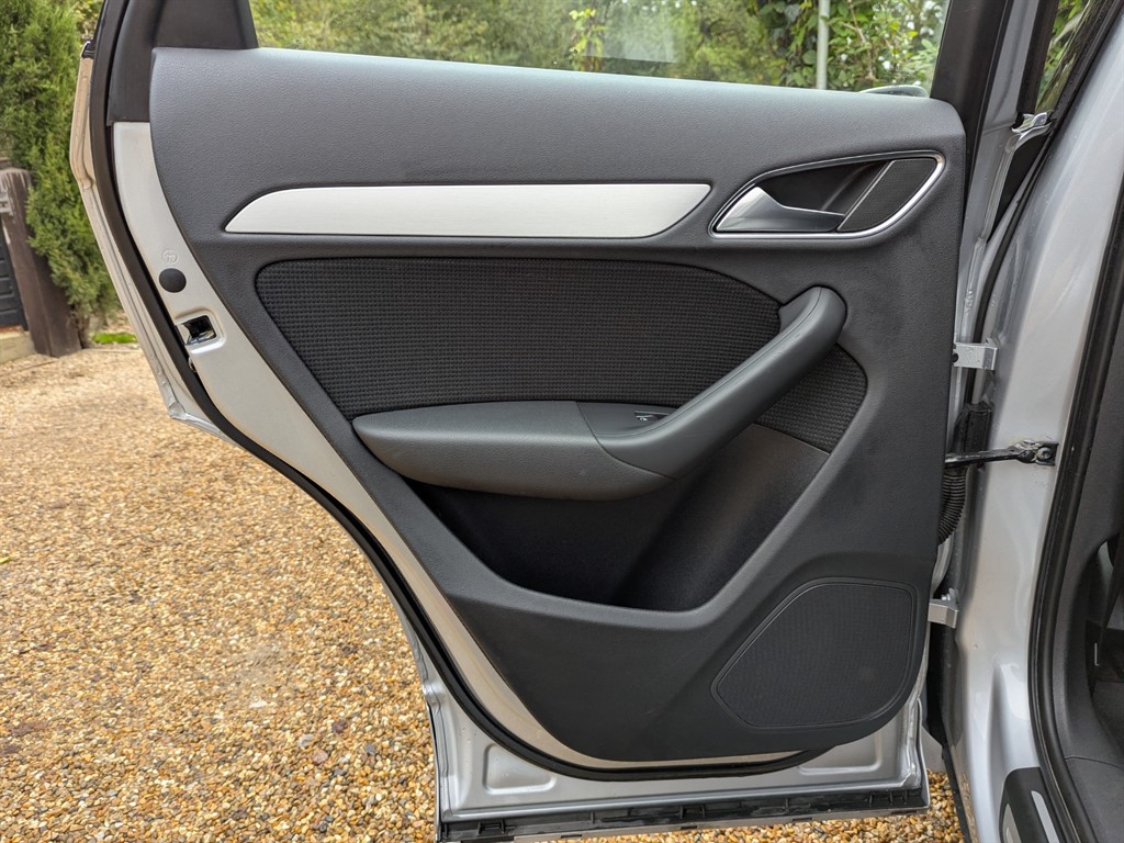 Used Audi Q3 2012 for sale - 76419685: Photo 37