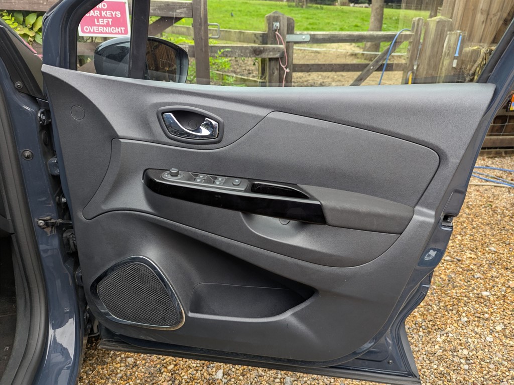 Used Renault Captur 2016 for sale - 76419658: Photo 37