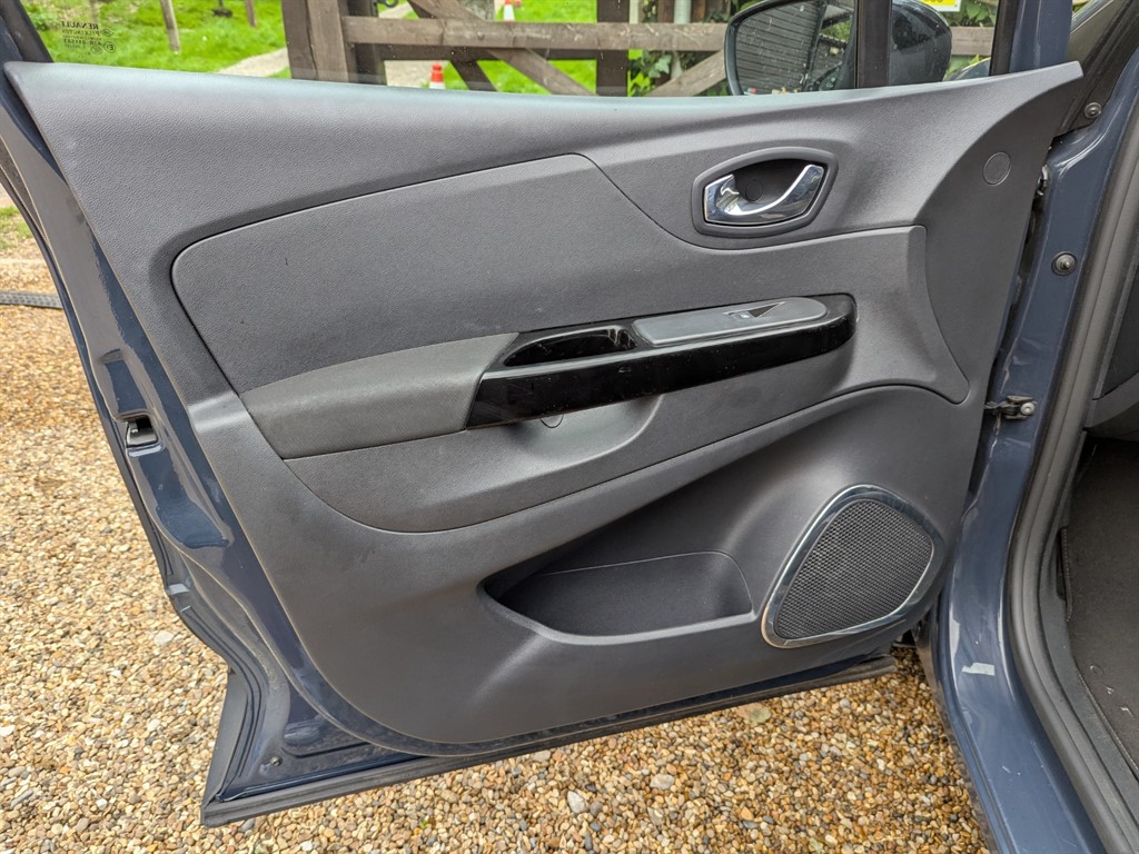 Used Renault Captur 2016 for sale - 76419658: Photo 39