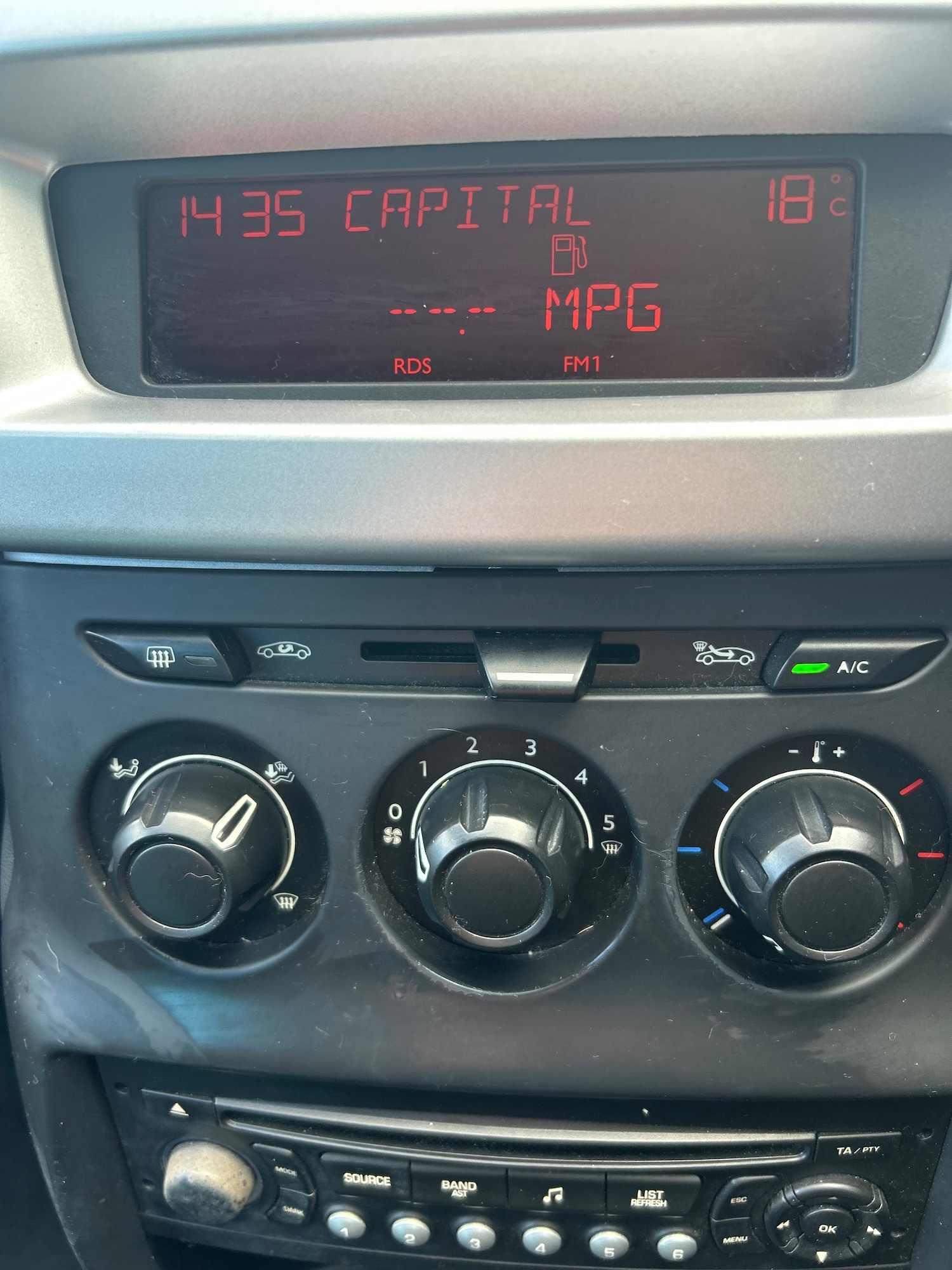 Used Citroen C3 2010 for sale - 76207372: Photo 11