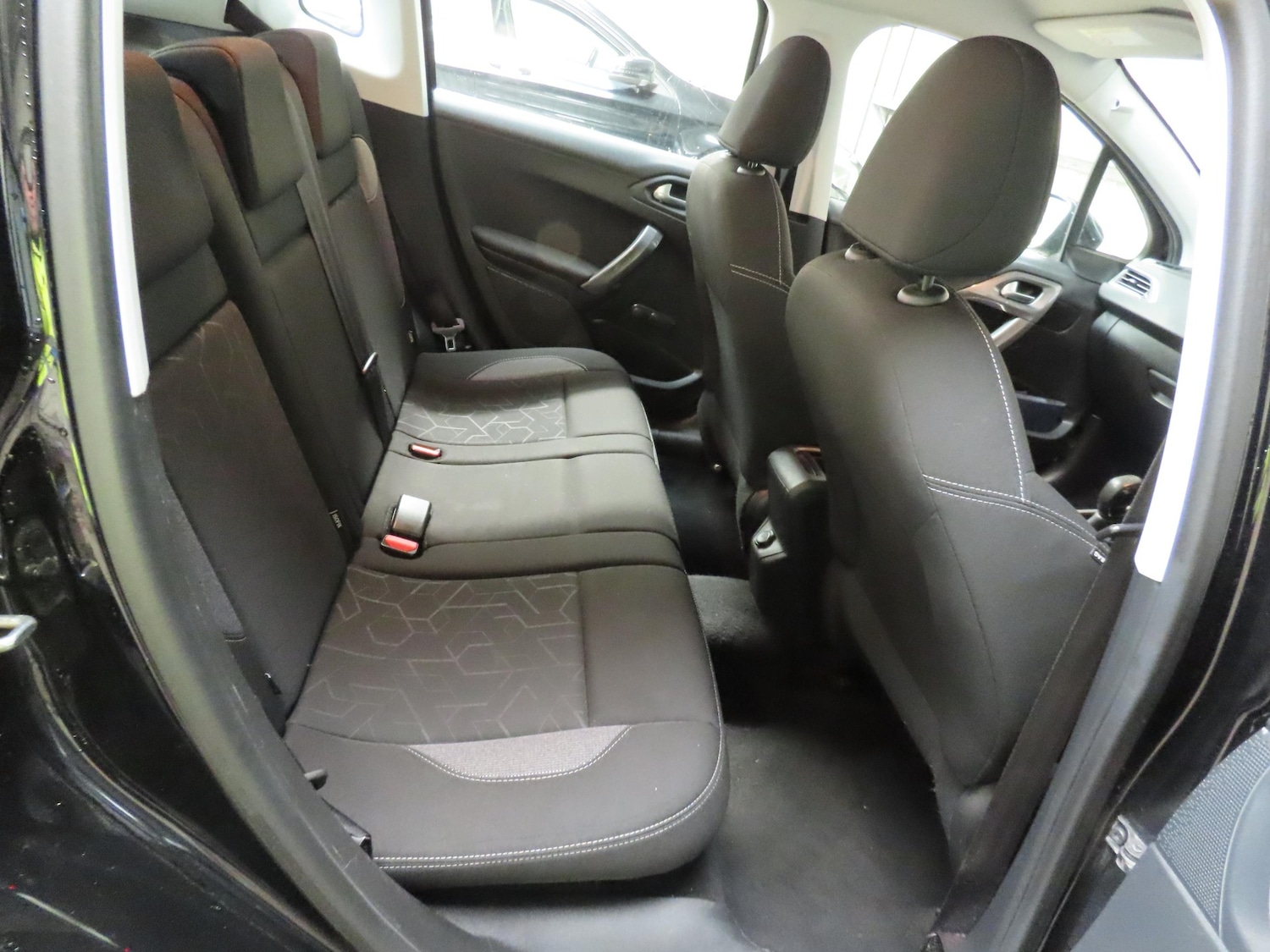 Used Peugeot 2008 2017 for sale - 77261887: Photo 12