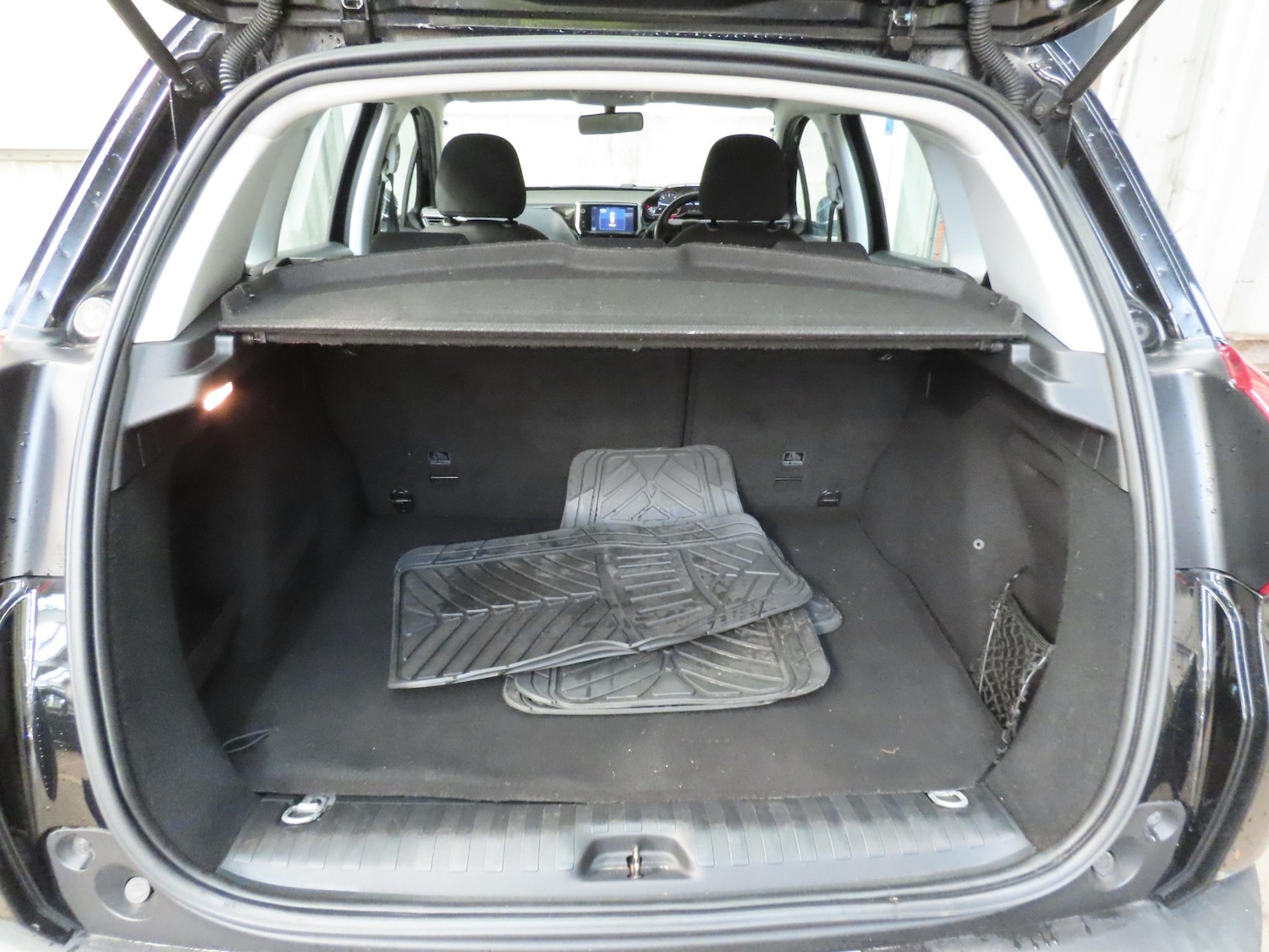 Used Peugeot 2008 2017 for sale - 77261887: Photo 13