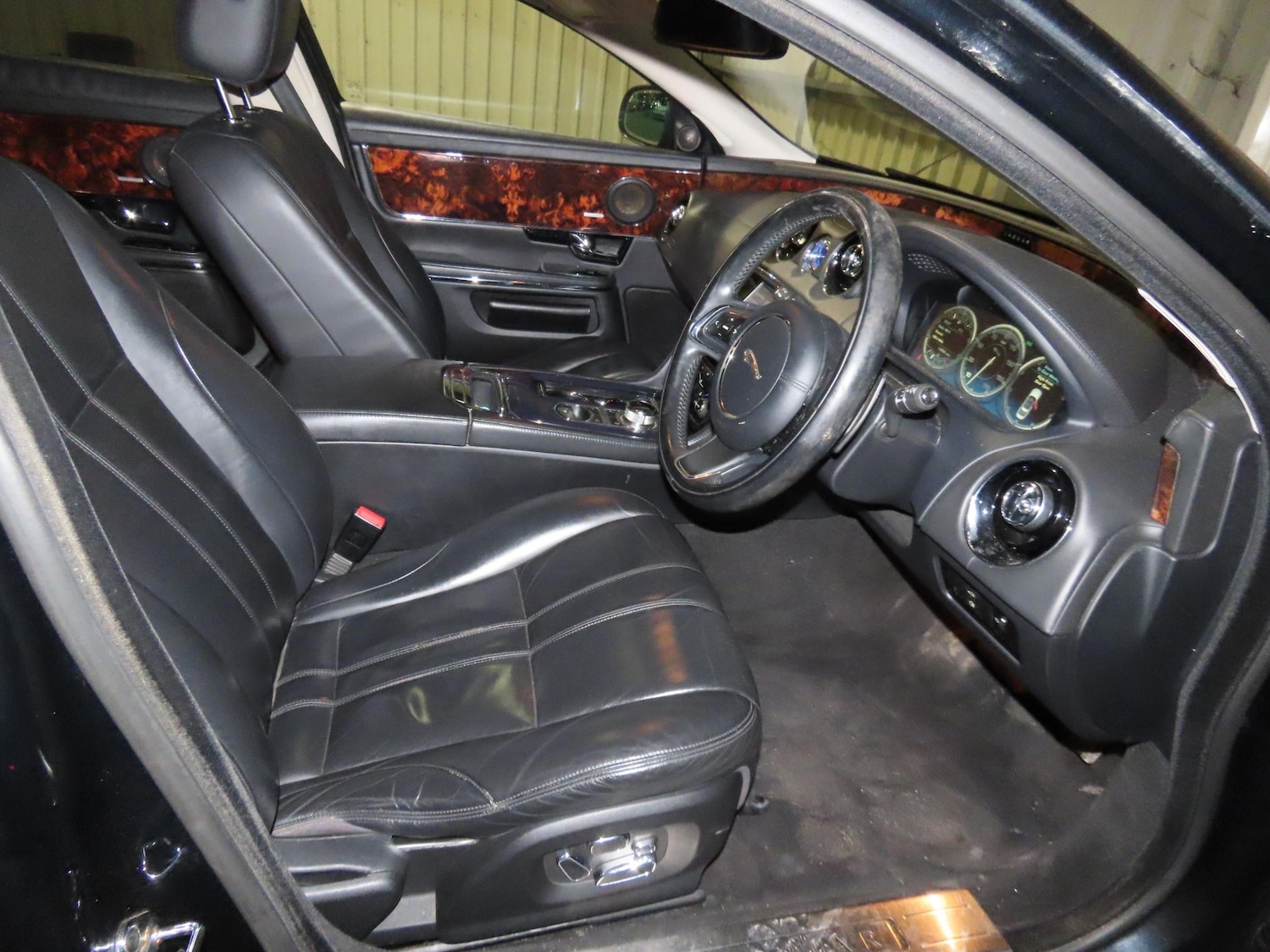 Used Jaguar XJ 2011 for sale - 77261912: Photo 9