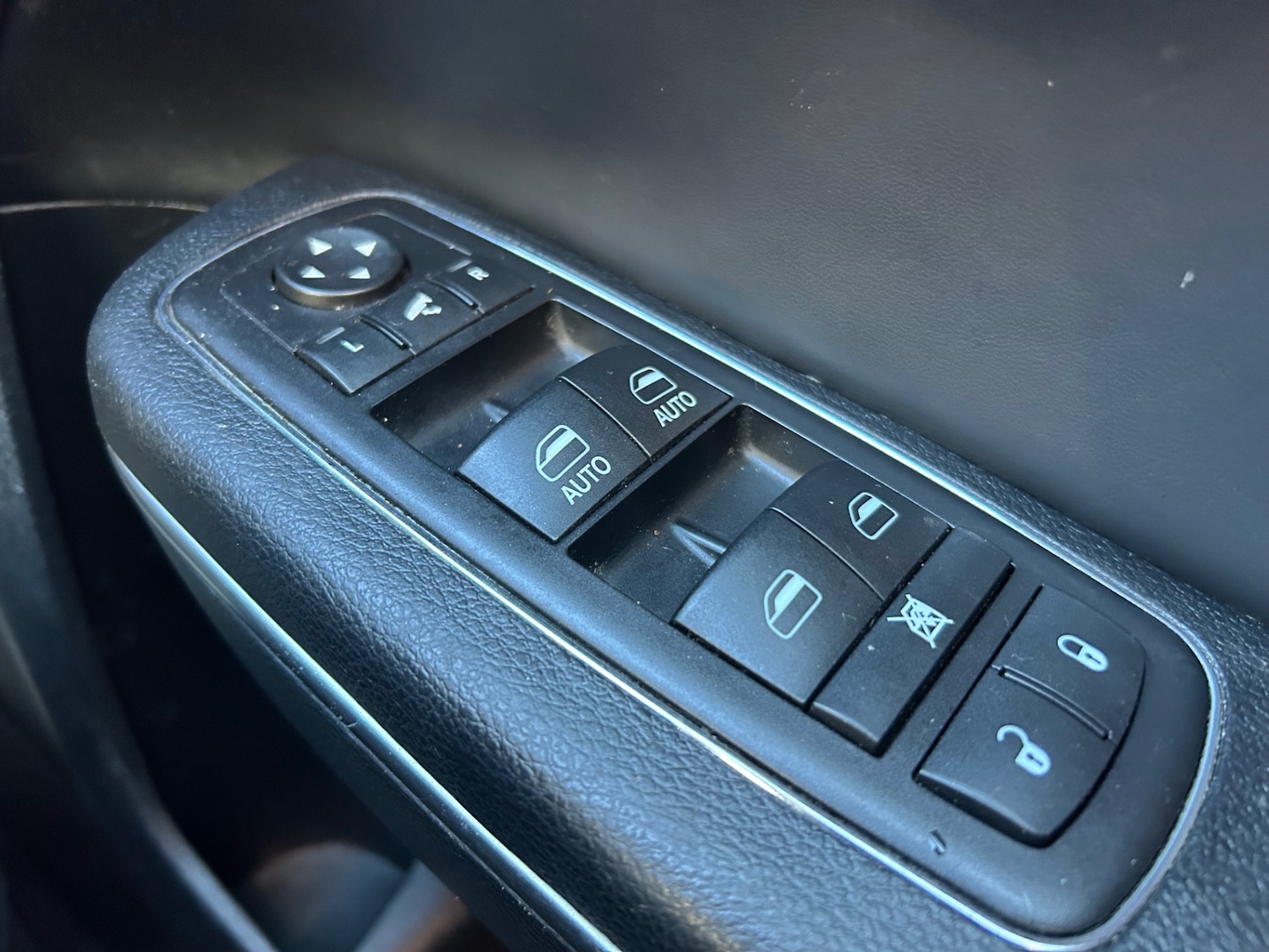 Used Chrysler 300C 2013 for sale - 77766565: Photo 20