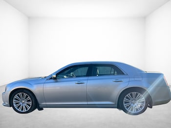 Used Chrysler 300C 2013 for sale - 77766565: Photo