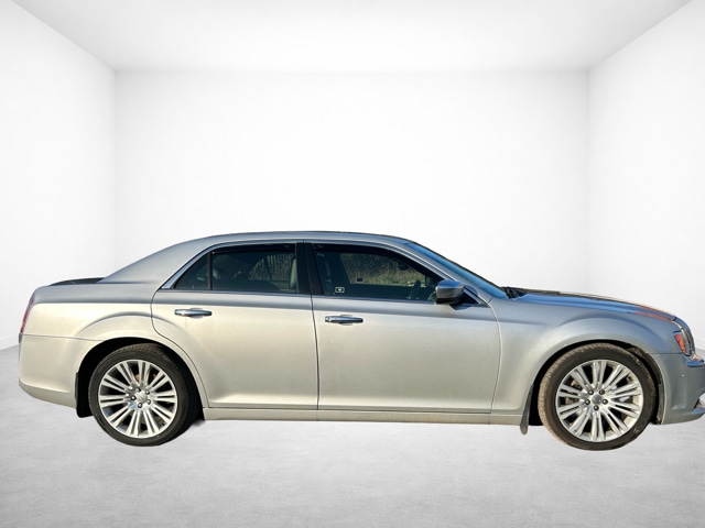 Used Chrysler 300C 2013 for sale - 77766565: Photo 7