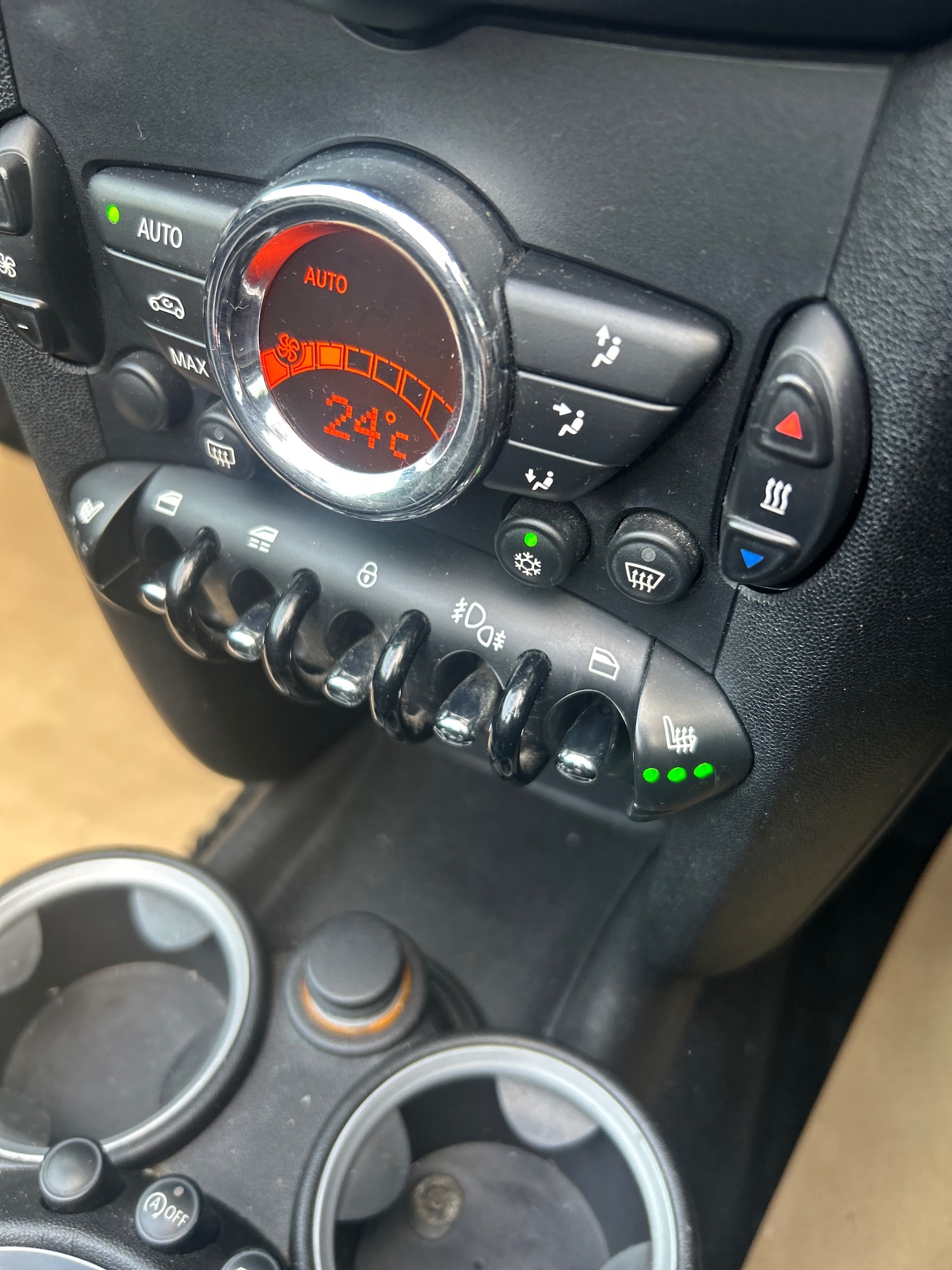 Used MINI Convertible 2011 for sale - 76347087: Photo 12