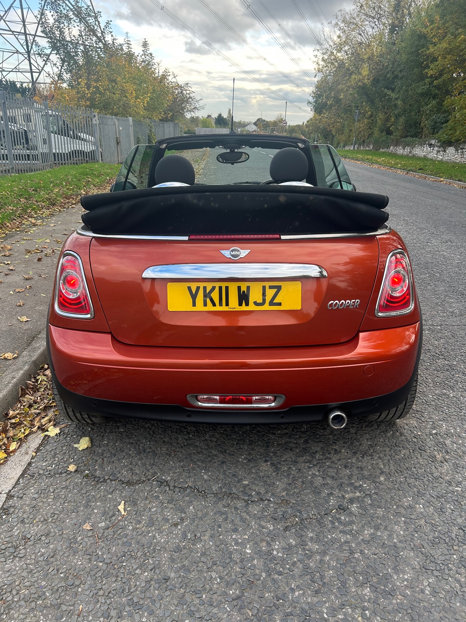 Used MINI Convertible 2011 for sale - 76347087: Photo 4