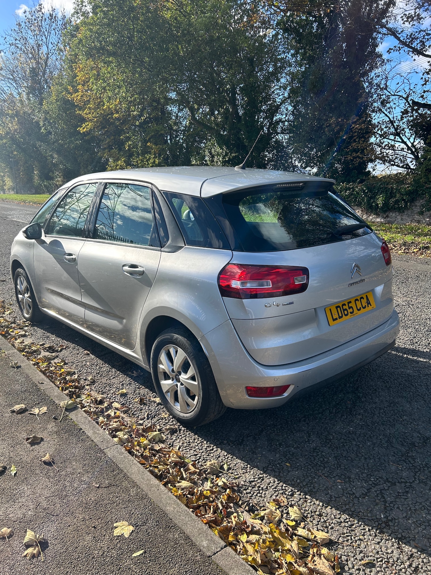 Used Citroen C4 Picasso 2015 for sale - 76374328: Photo 3