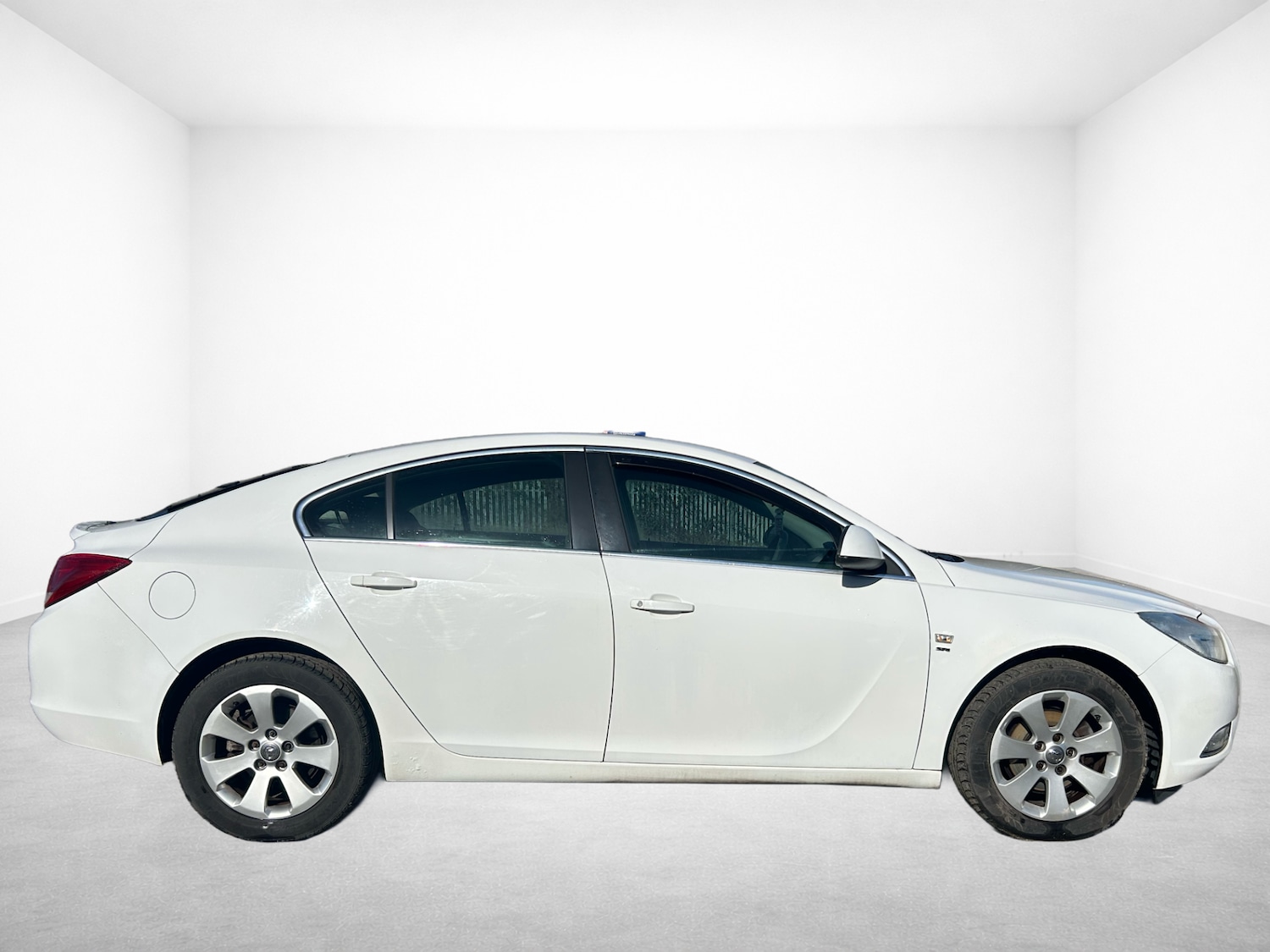 Used Vauxhall Insignia 2013 for sale - 77731065: Photo 2