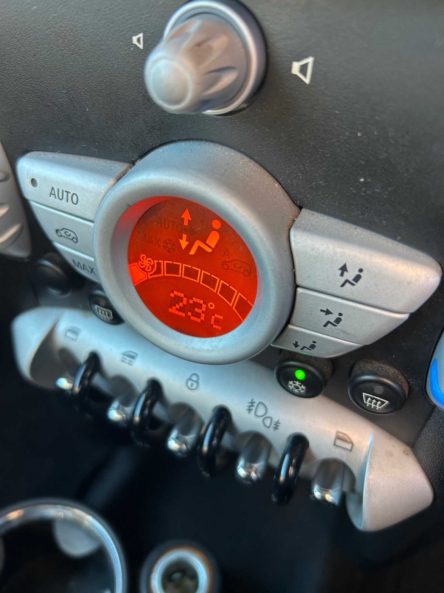 Used MINI Convertible 2010 for sale - 76778234: Photo 14