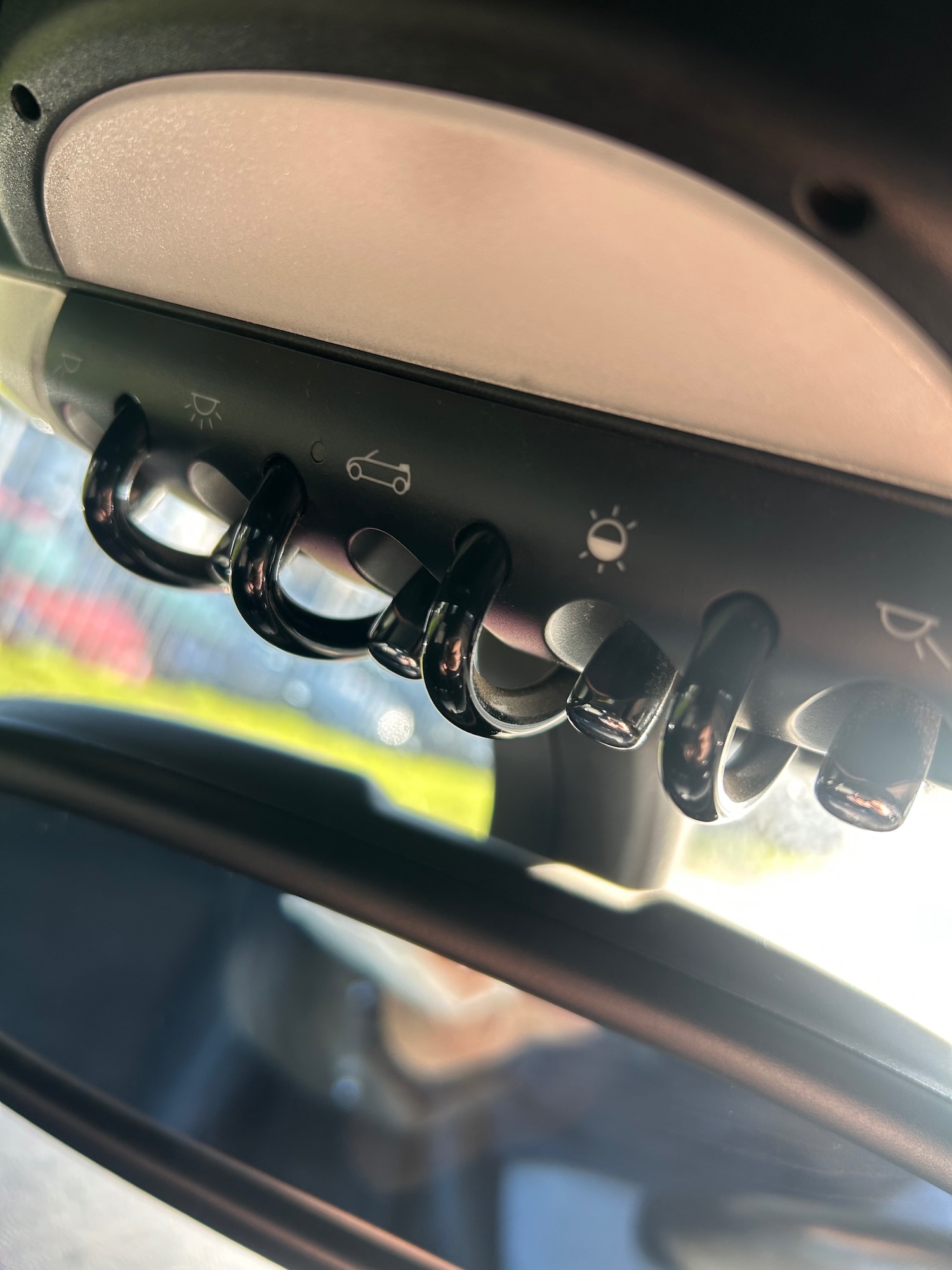 Used MINI Convertible 2010 for sale - 76778234: Photo 15