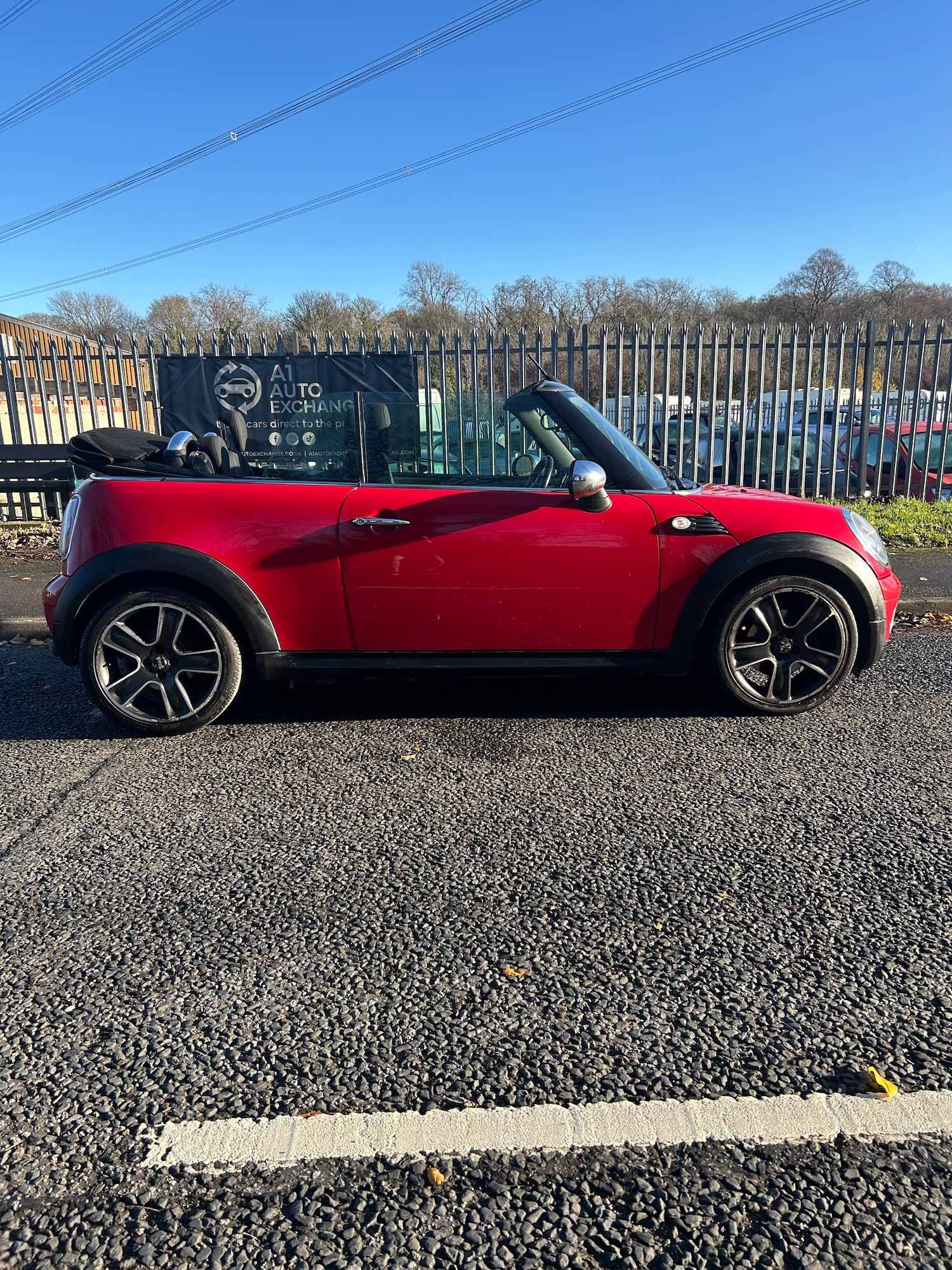 Used MINI Convertible 2010 for sale - 76778234: Photo 4