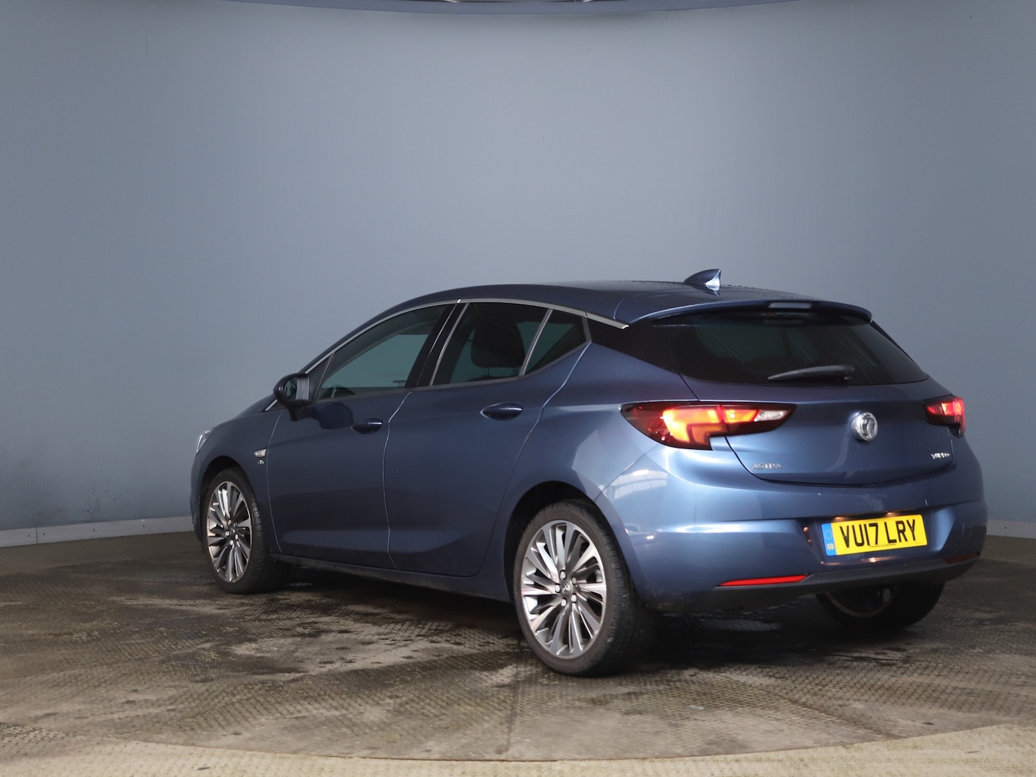 Used Vauxhall Astra 2017 for sale - 77261718: Photo 4