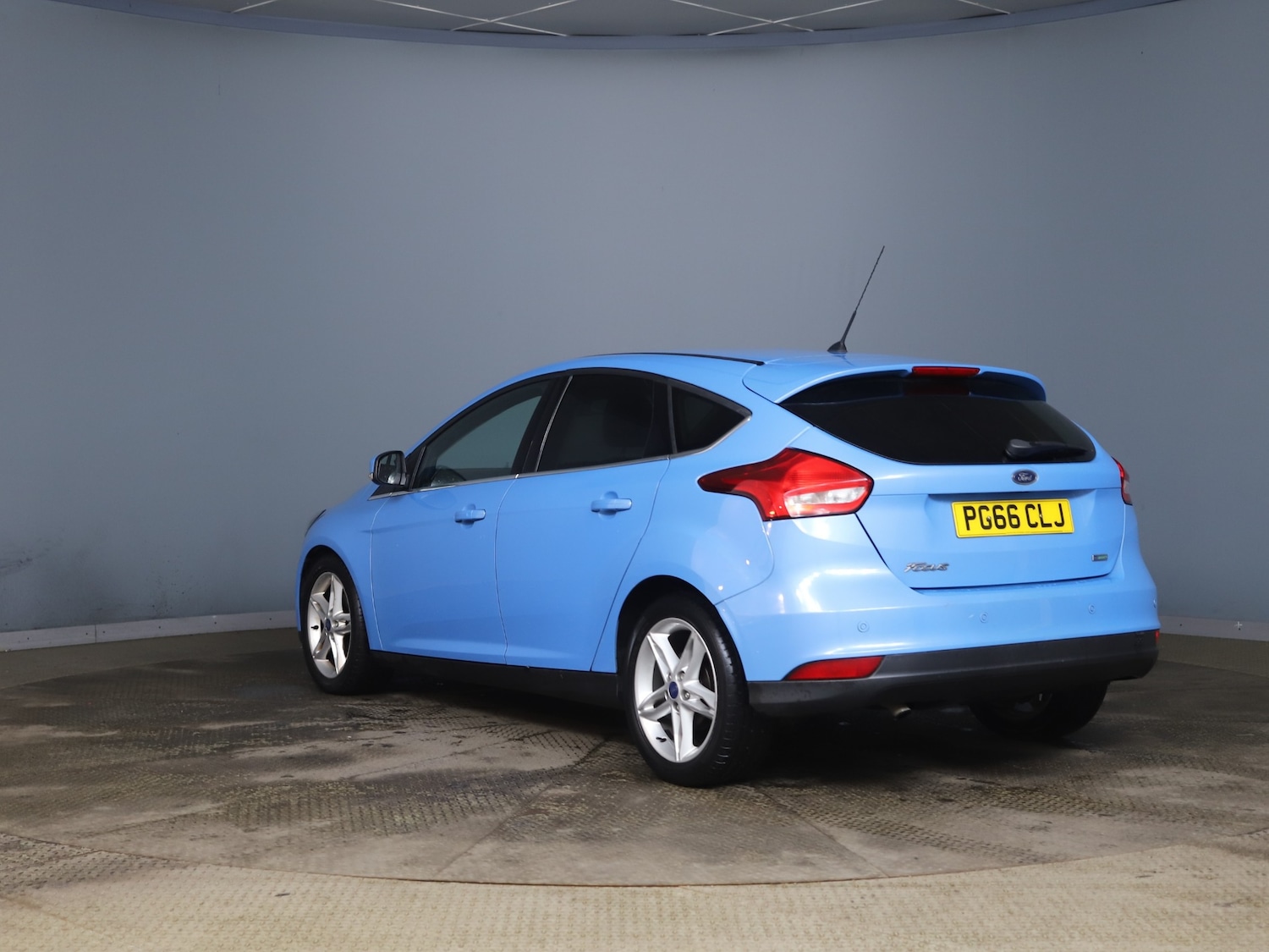 Used Ford Focus 2017 for sale - 77261829: Photo 3