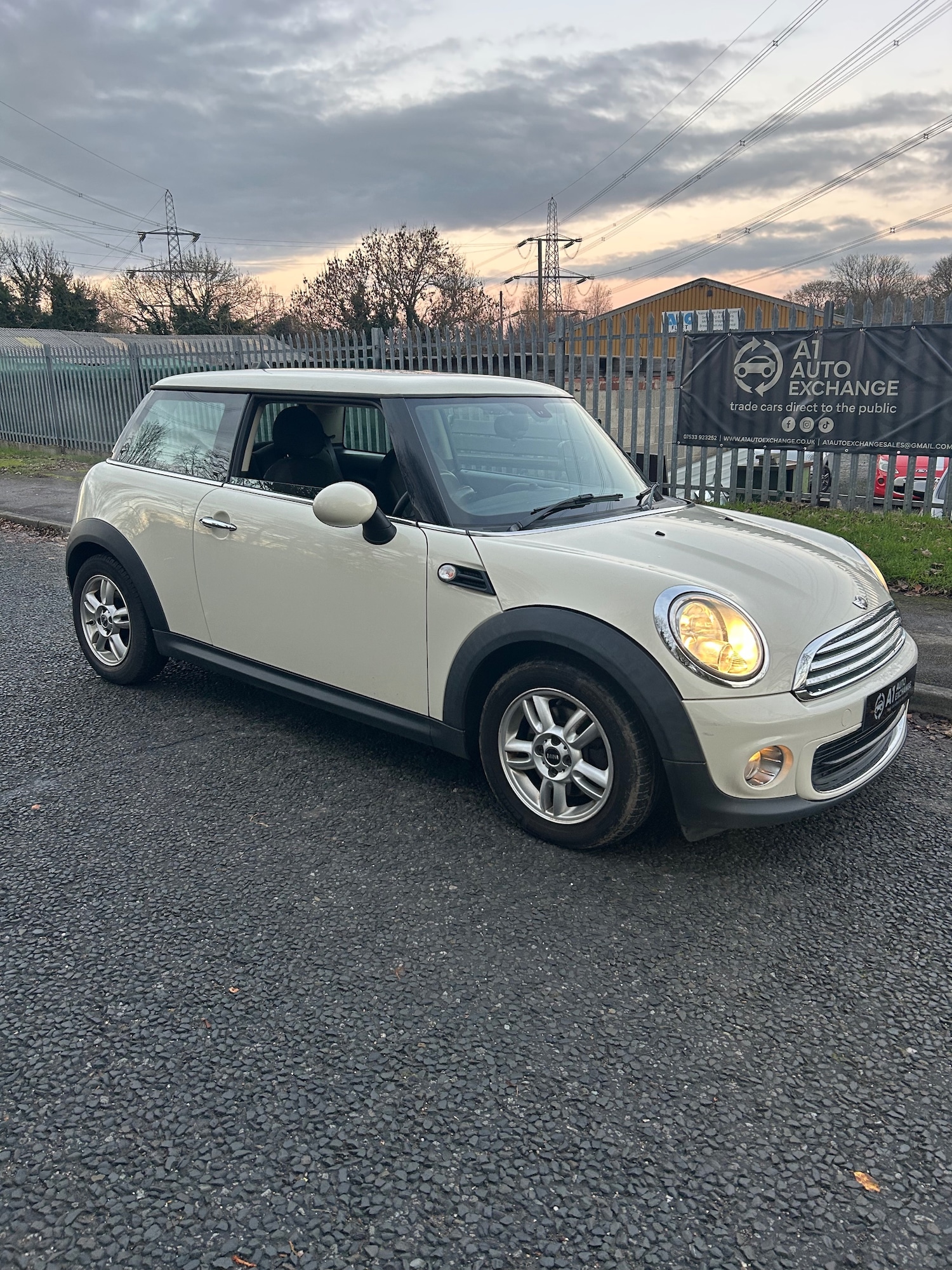 Used MINI Hatch 2013 for sale - 76696291: Photo 1