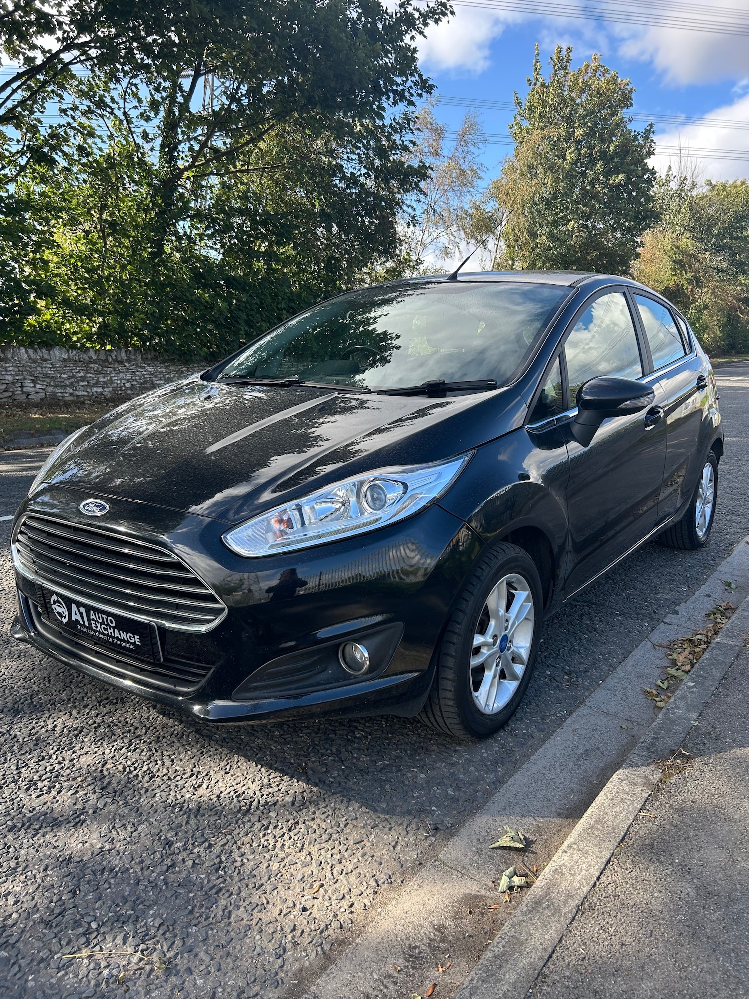 Used Ford Fiesta 2015 for sale - 76207506: Photo 2
