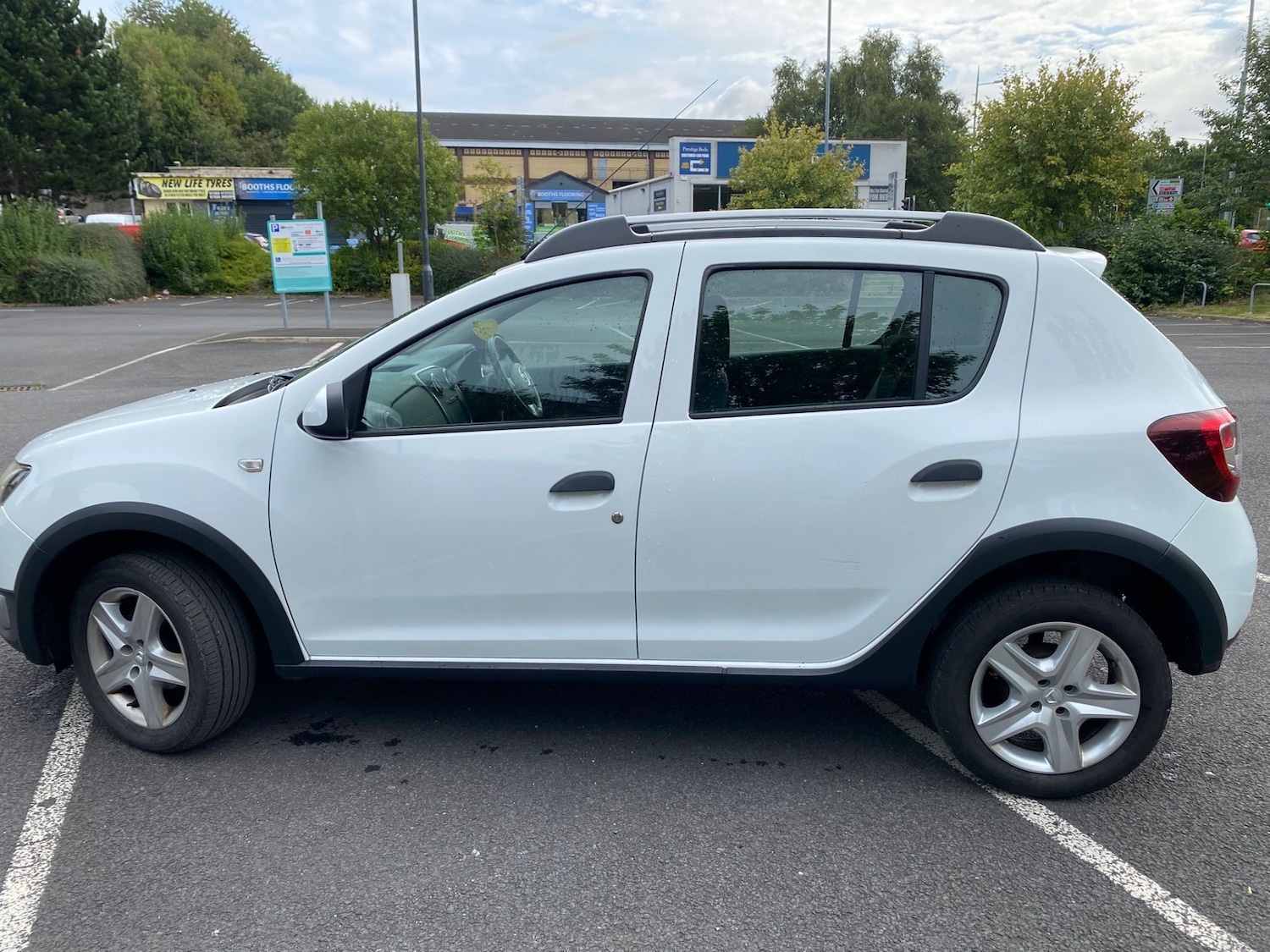 Used Dacia Sandero Stepway 2015 for sale - 77845214: Photo 9