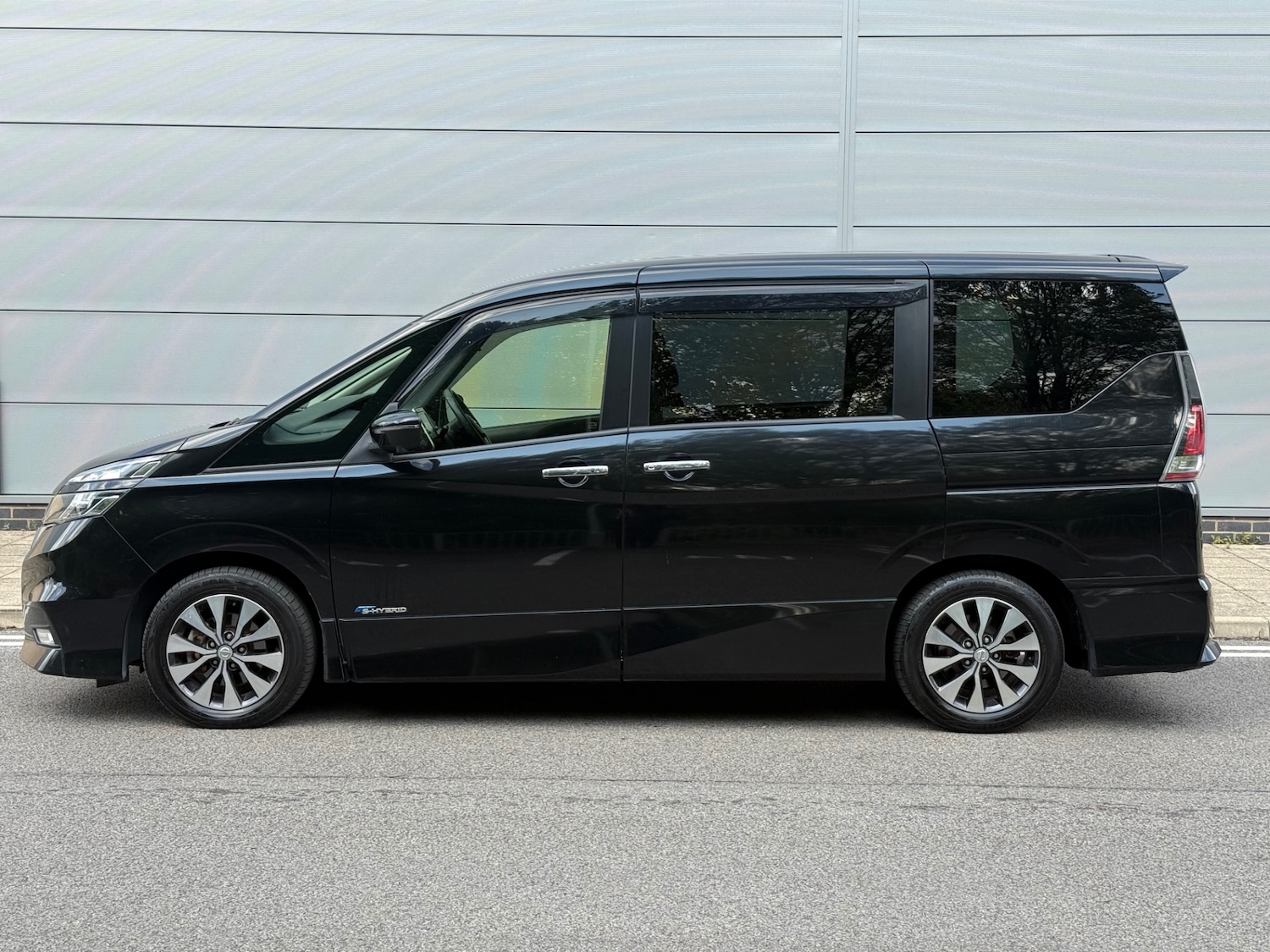 Used Nissan Serena 2025 for sale - 77852678: Photo 4