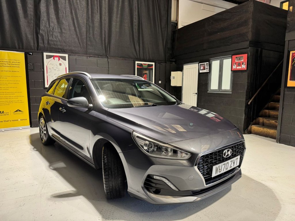 Used Hyundai i30 2020 for sale - 76453961: Photo 2