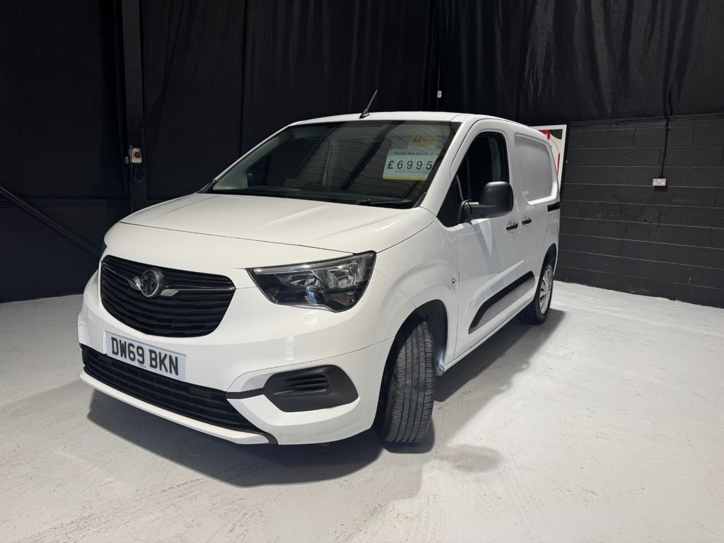 Used Vauxhall Combo 2020 for sale - 76510120: Photo 1