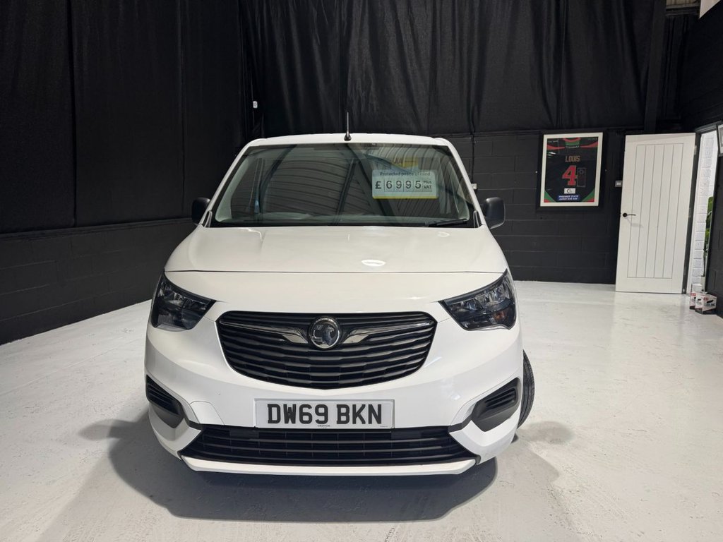Used Vauxhall Combo 2020 for sale - 76510120: Photo 2