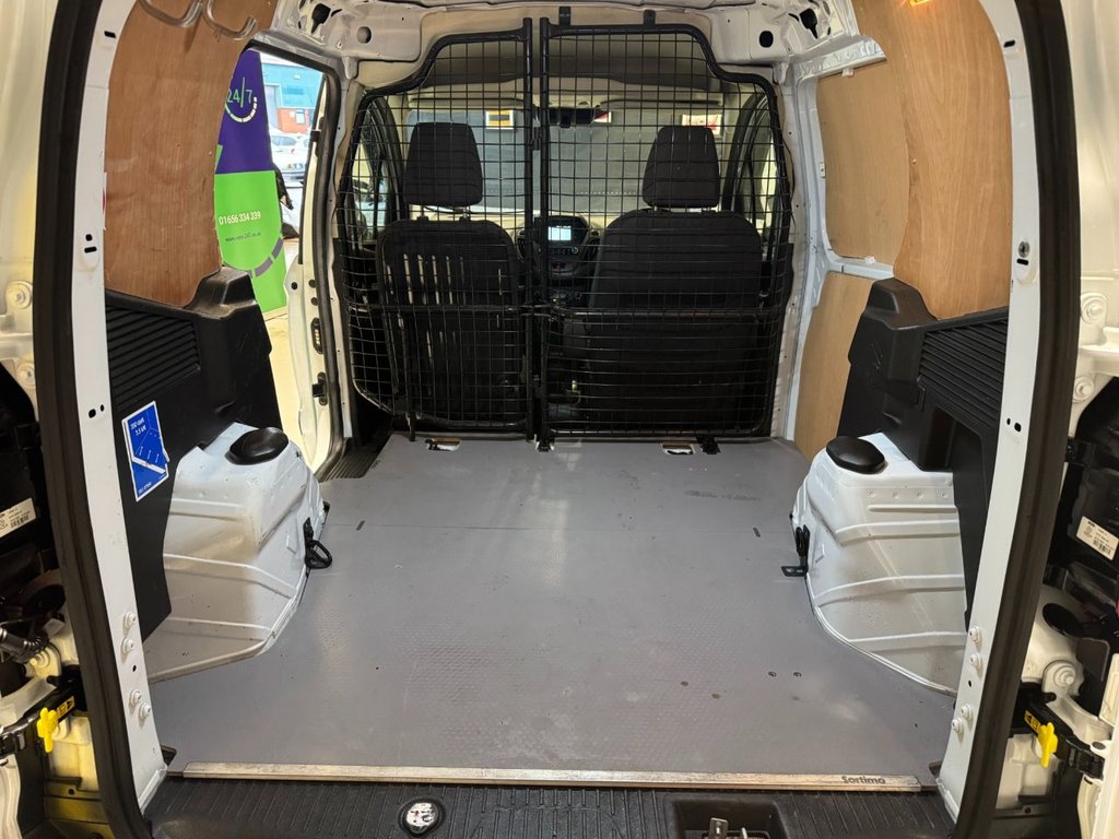 Used Ford Transit Courier 2020 for sale - 77850028: Photo 17