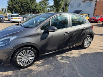 Used Peugeot 208 2018 for sale - 79496616: Photo