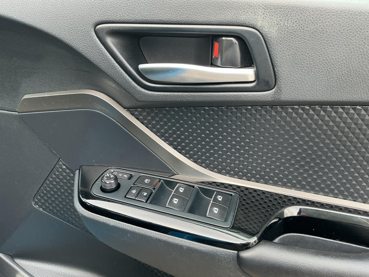 Used Toyota C-HR 2019 for sale - 77352067: Photo 21