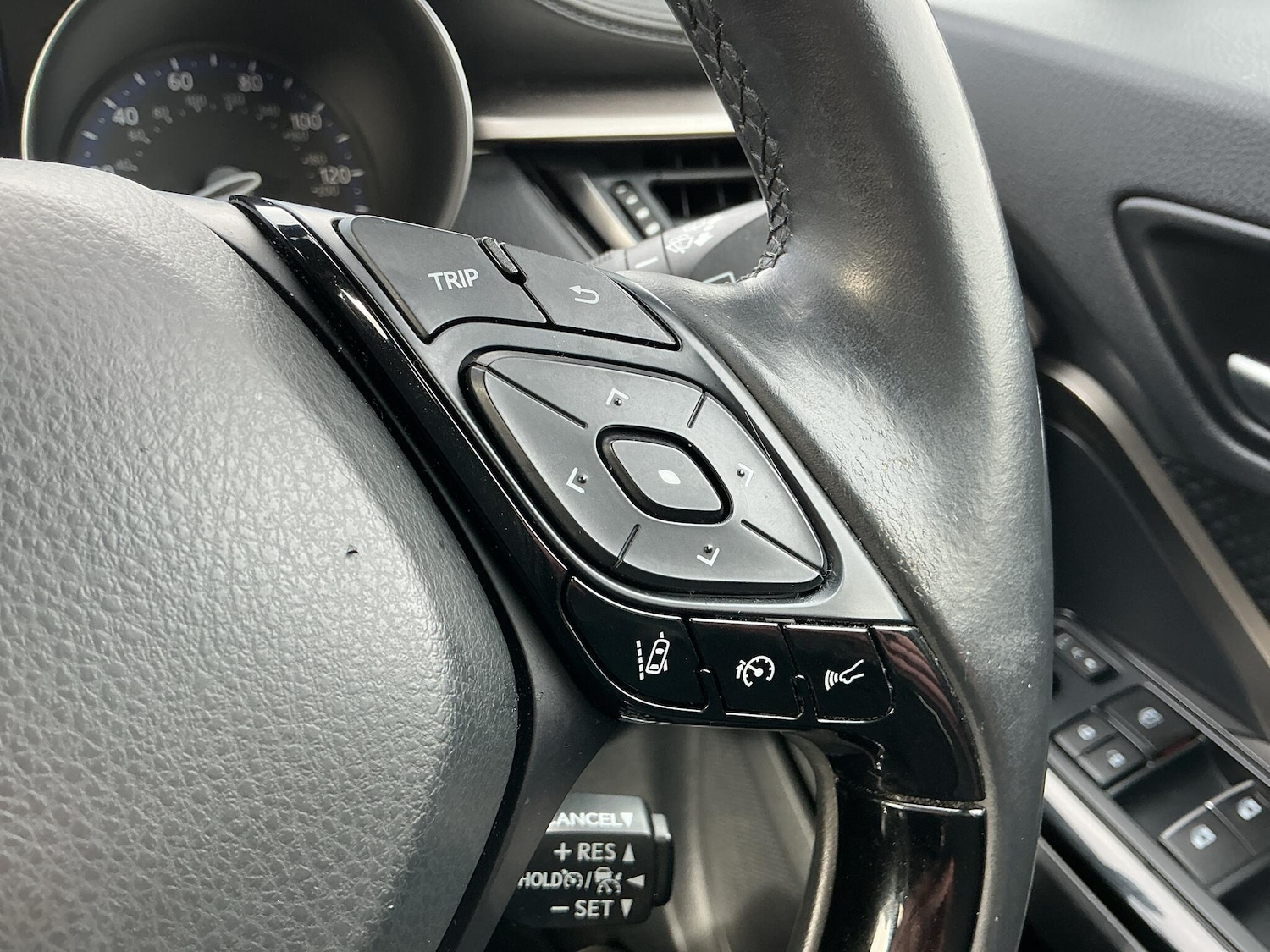 Used Toyota C-HR 2019 for sale - 77352067: Photo 25