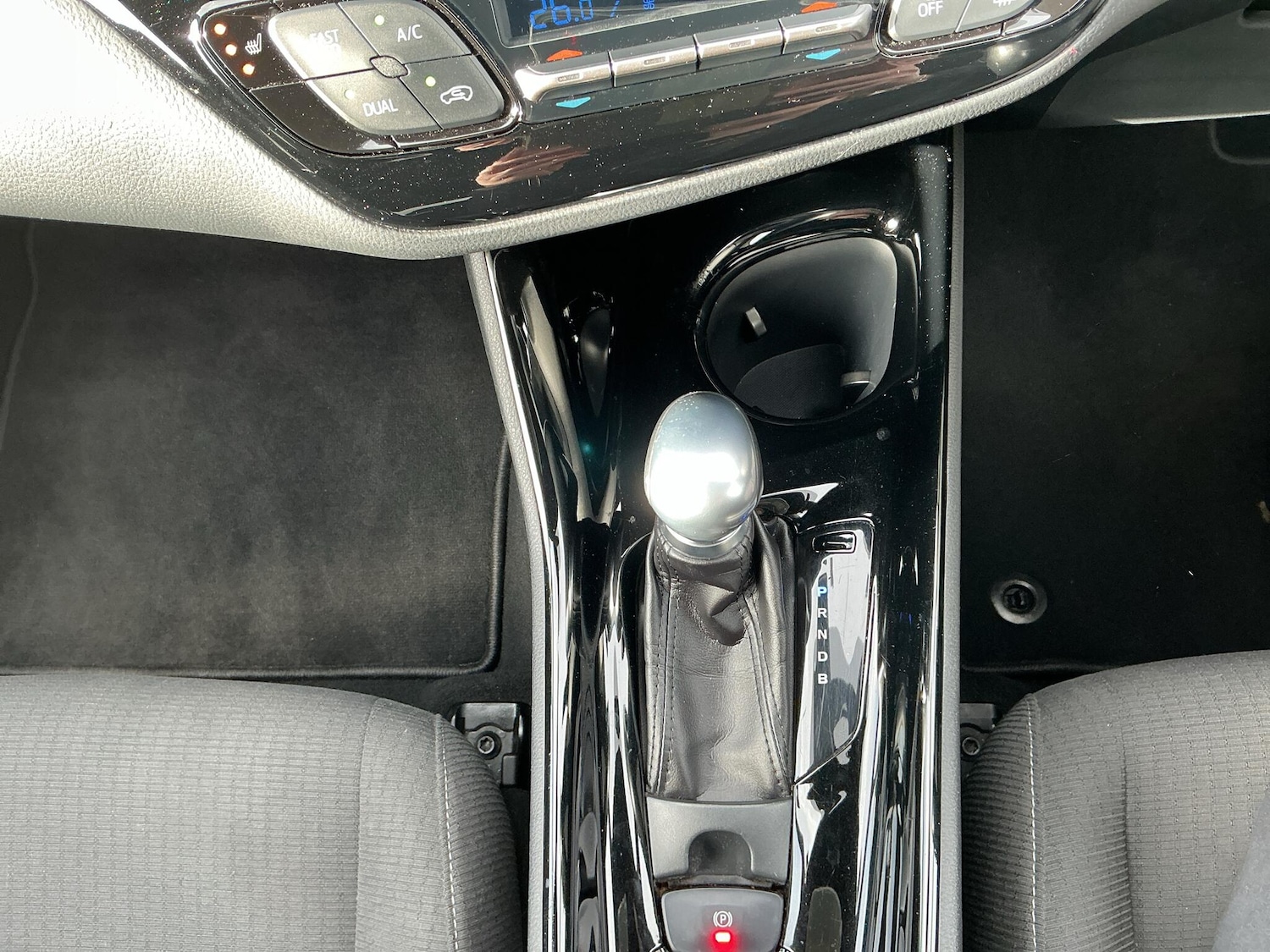 Used Toyota C-HR 2019 for sale - 77352067: Photo 27