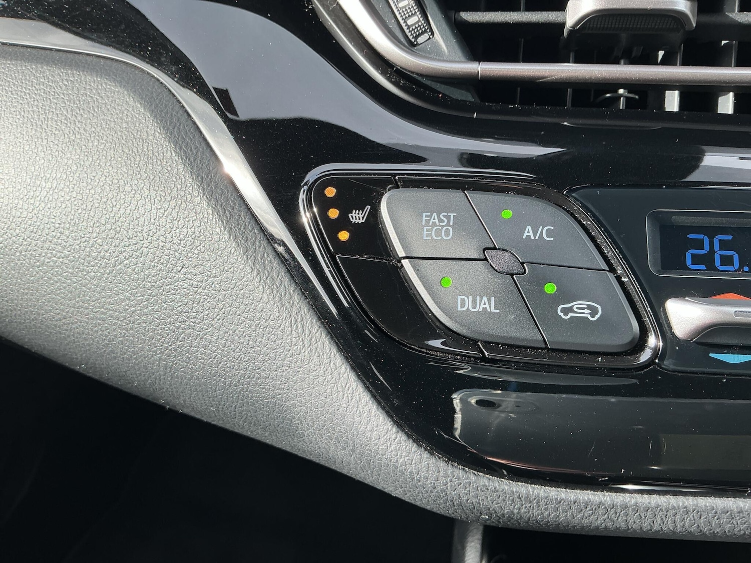 Used Toyota C-HR 2019 for sale - 77352067: Photo 32