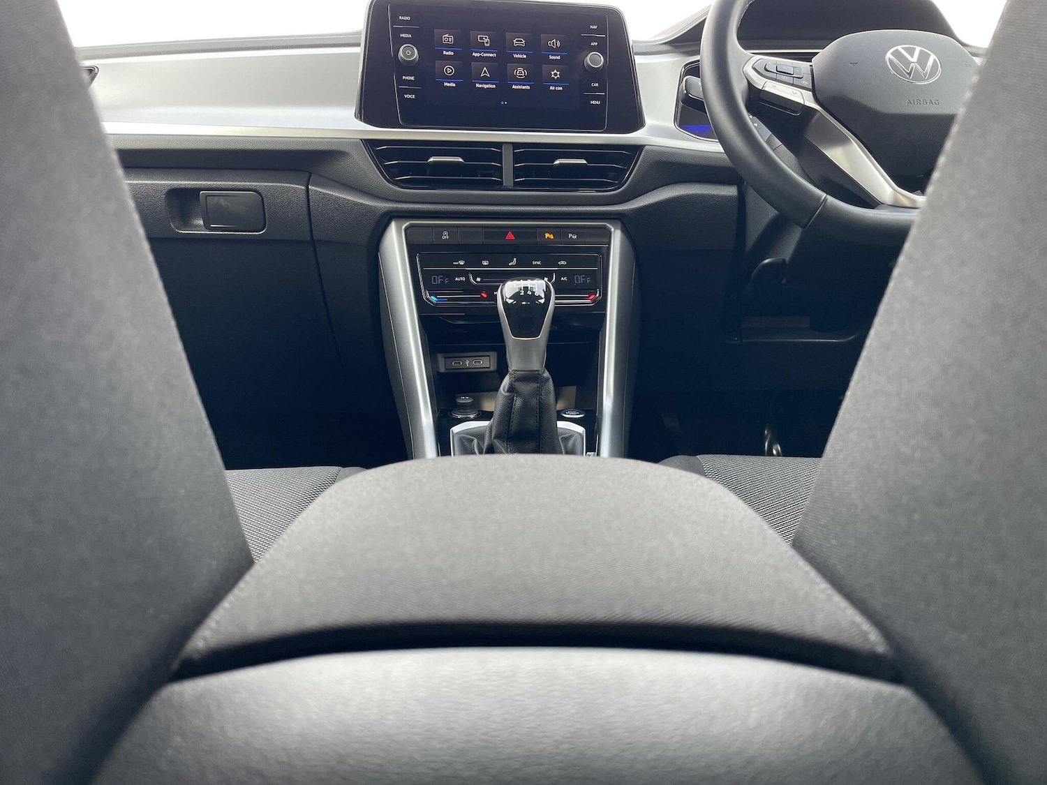 Used Volkswagen T-Roc 2024 for sale - 76094924: Photo 17